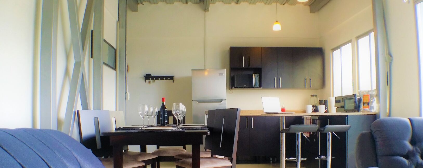 Modern 2br/1.5ba Apt w/ AC & Great Location. #A