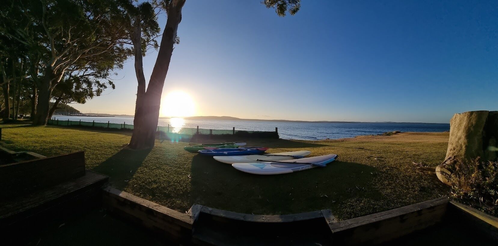 'Dolphin Shores'  *2 SUPs 2 Kayaks* WATERFRONT ACCOMMODATION Port Stephens 