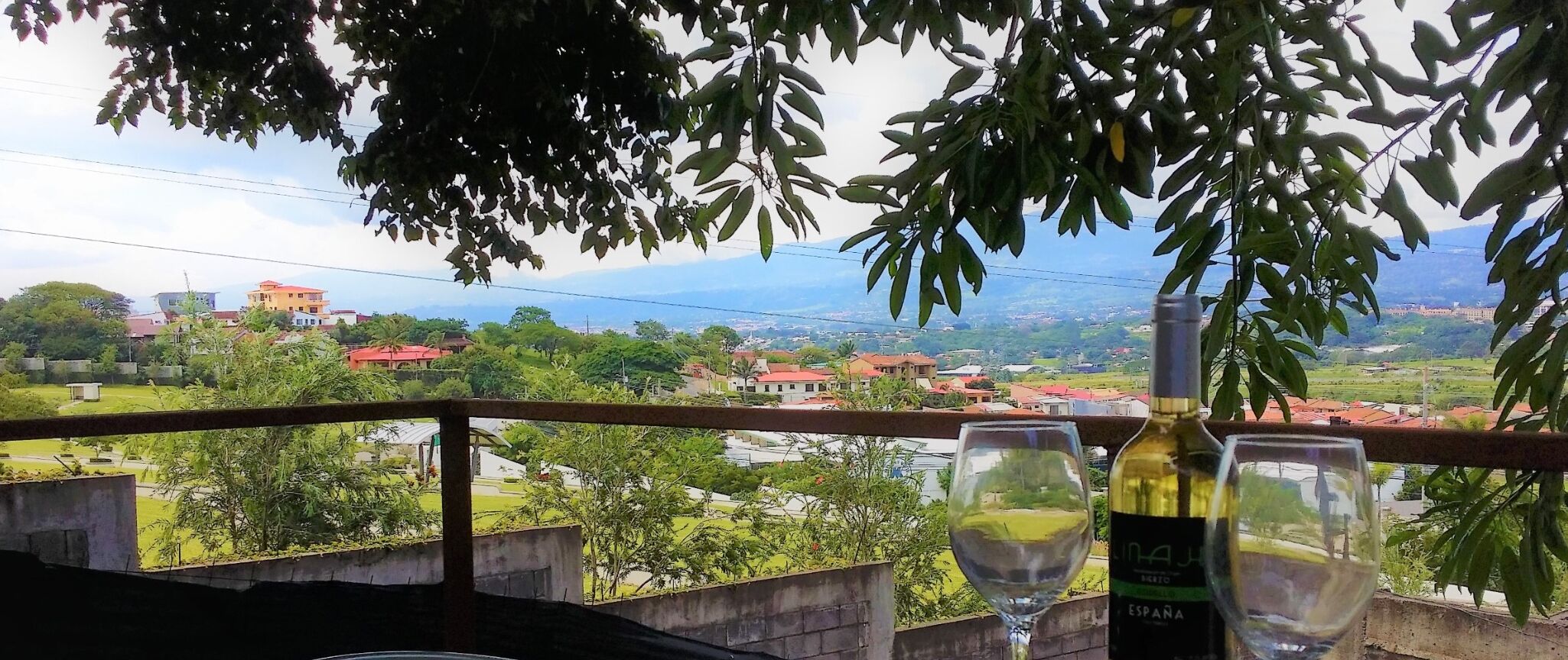 Escazú Container Studio #4. Great View & Location!