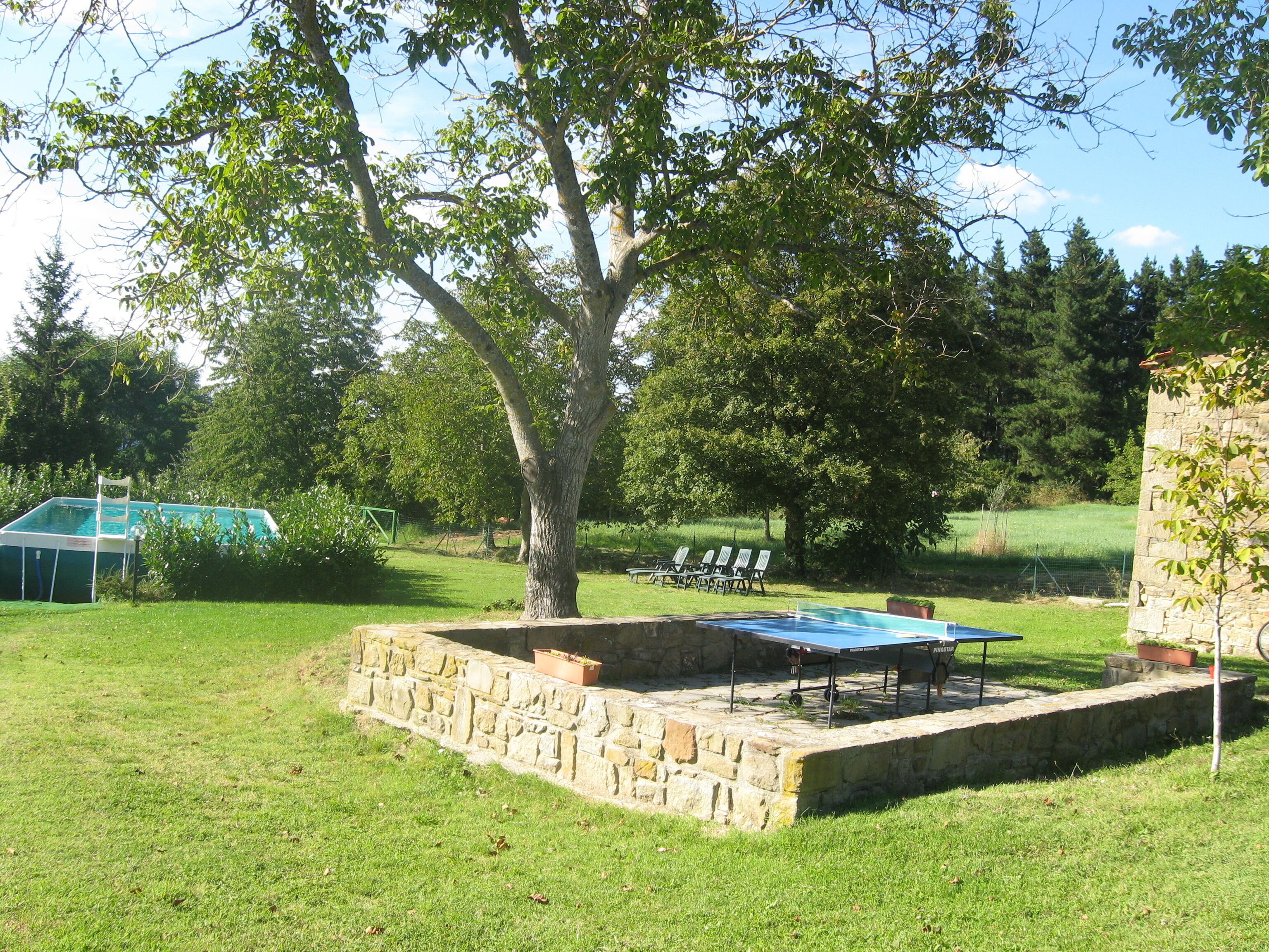 Apartment with 14 beds, in the green near Florence