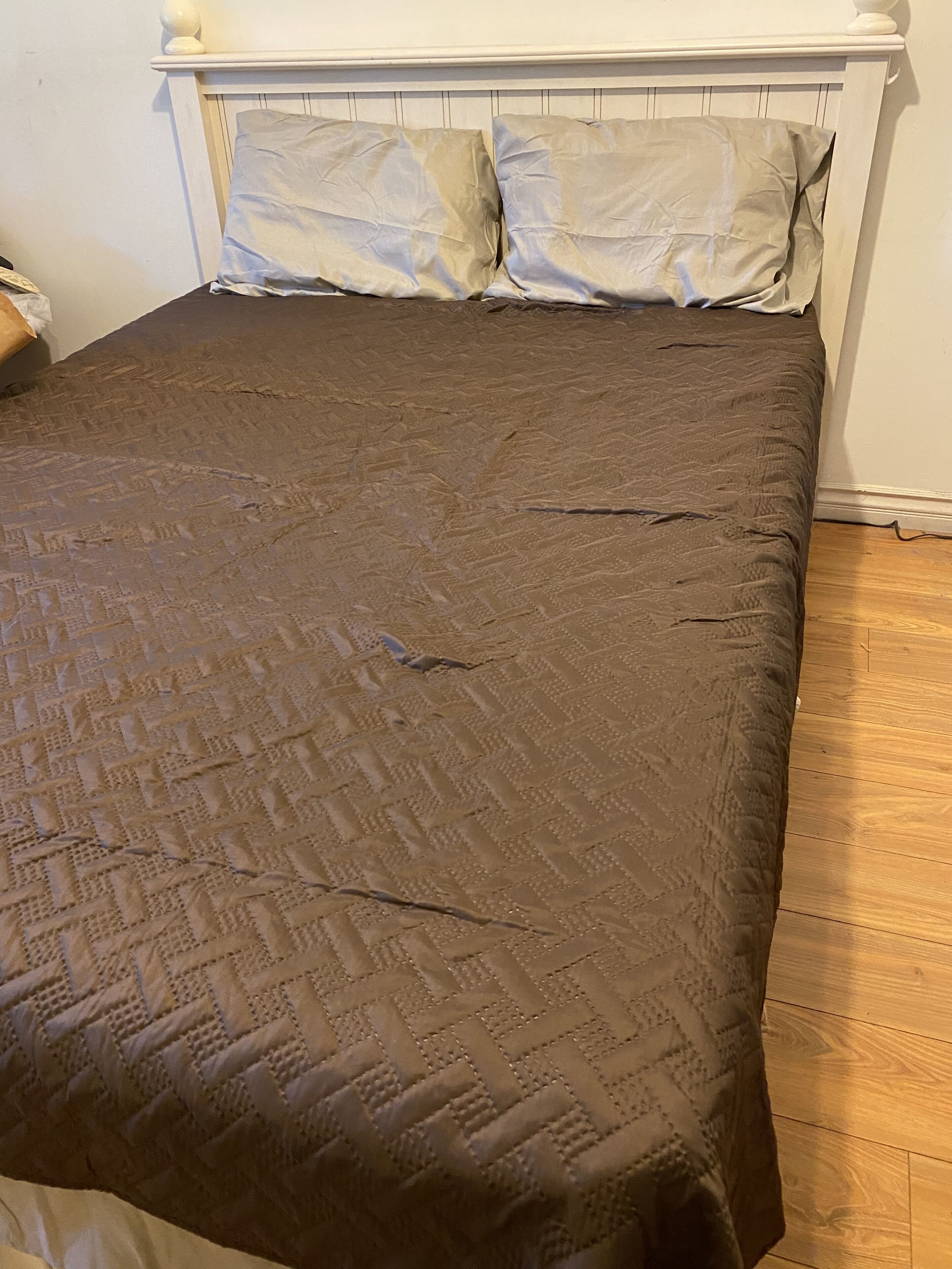 Cozy Peaceful Convenient Sweet Home 1 minute to all places 優雅方便，私用衛浴， 高速出口一分鐘。