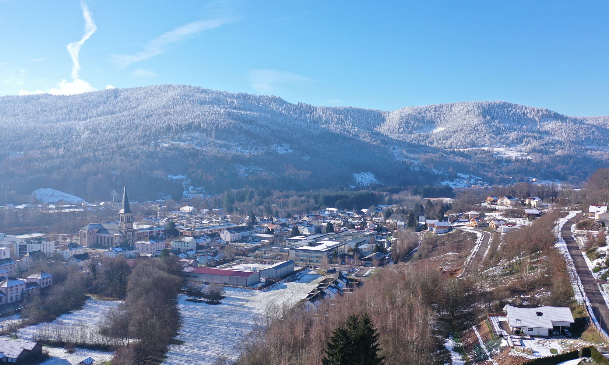 Charming family gite in a pleasant little village, 500m from the greenway!