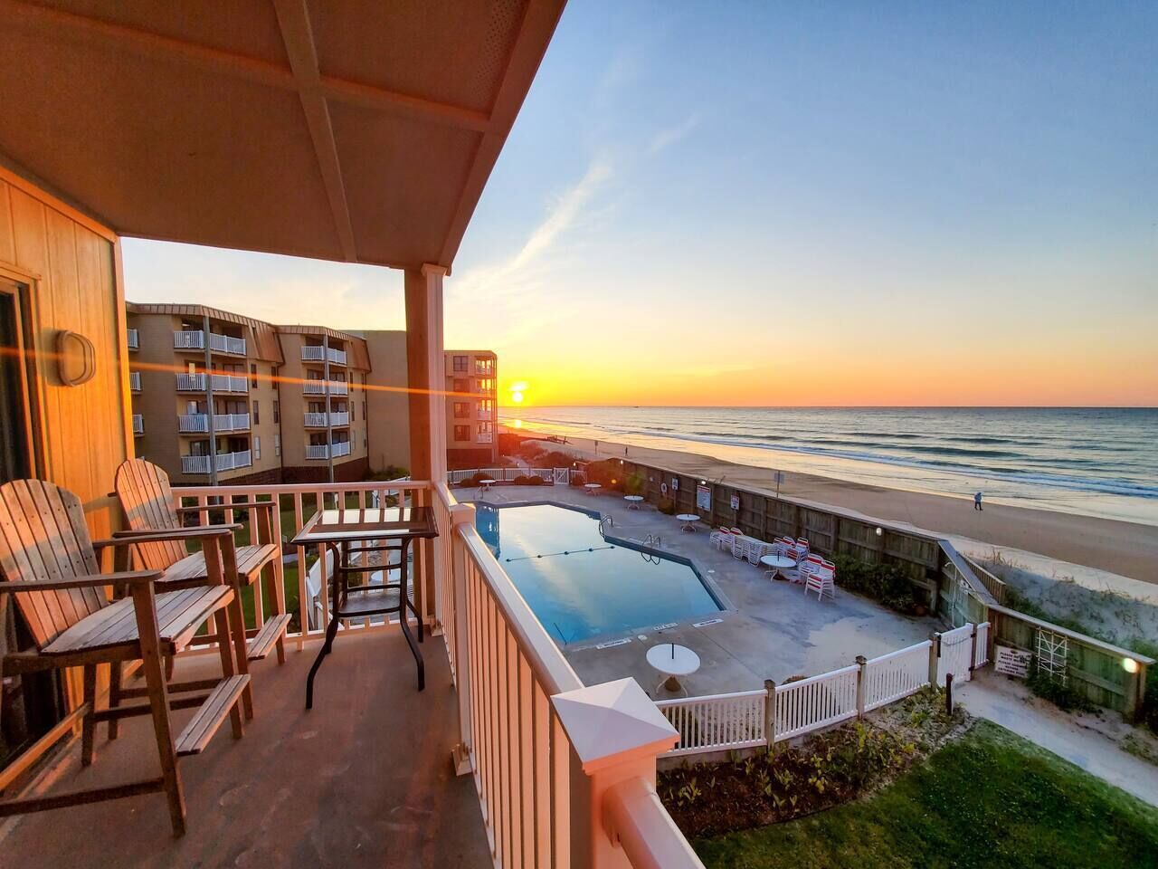 Gorgeous views, Oceanfront, Pool @ The Driftwood!