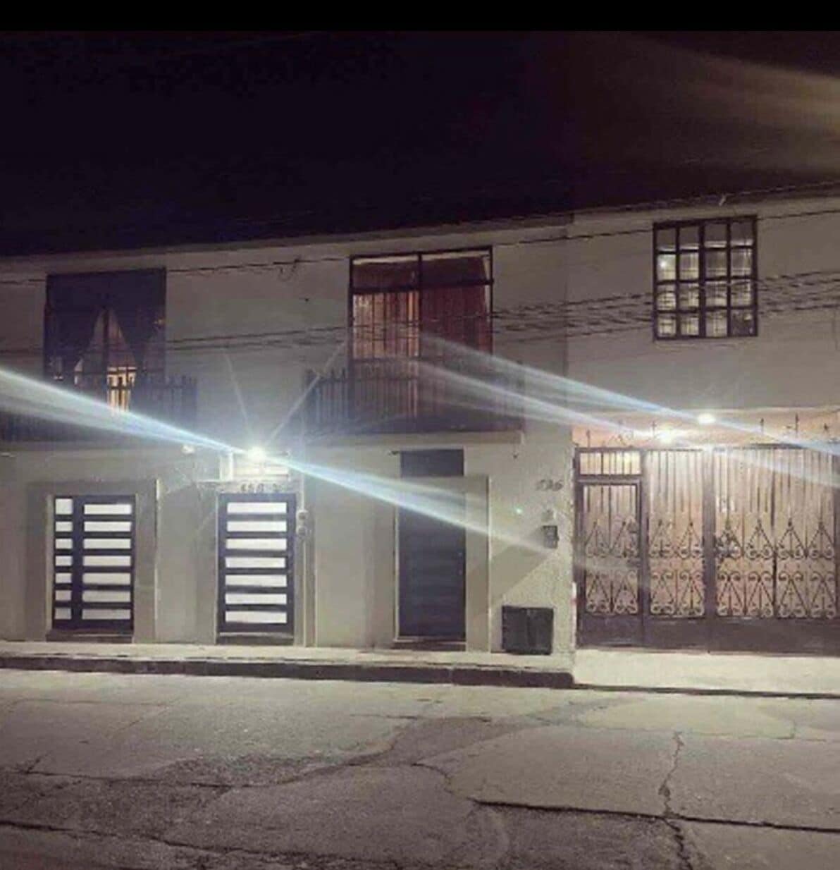 Lovely and warming 3 bedrooms apt inDowntown