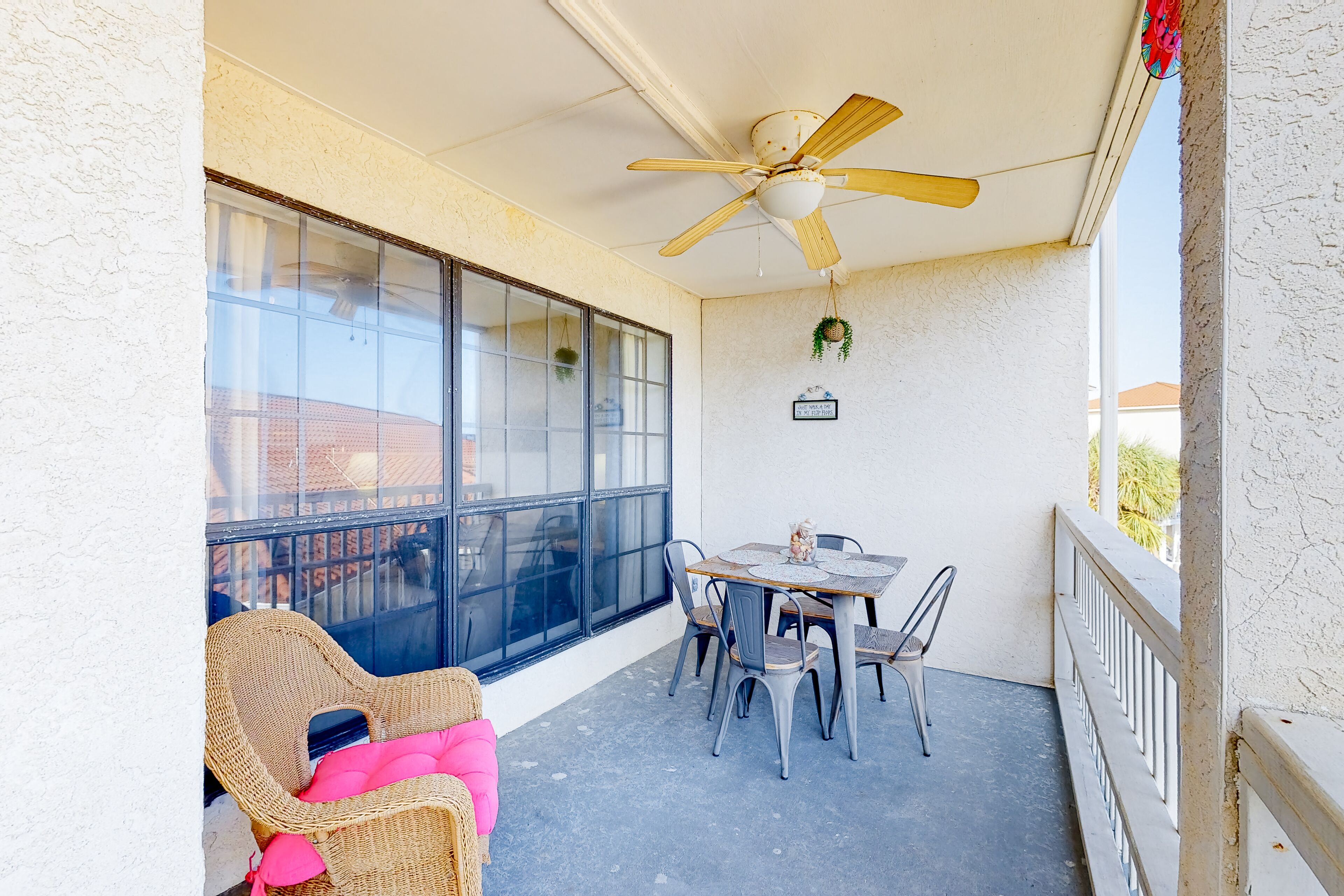 Resort condo with pools, hot tubs, private balconies & AC - near beach
