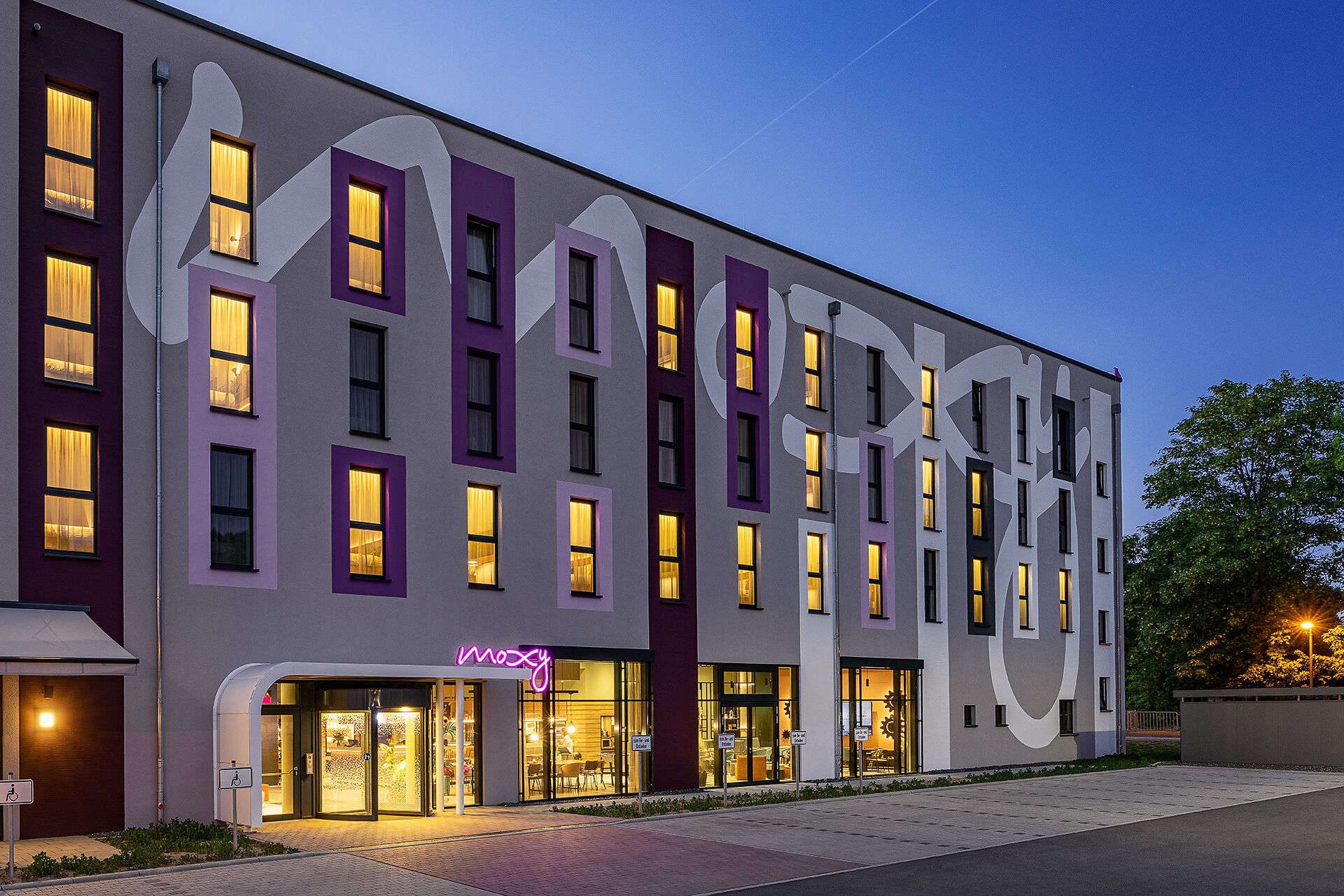 Moxy Simmern