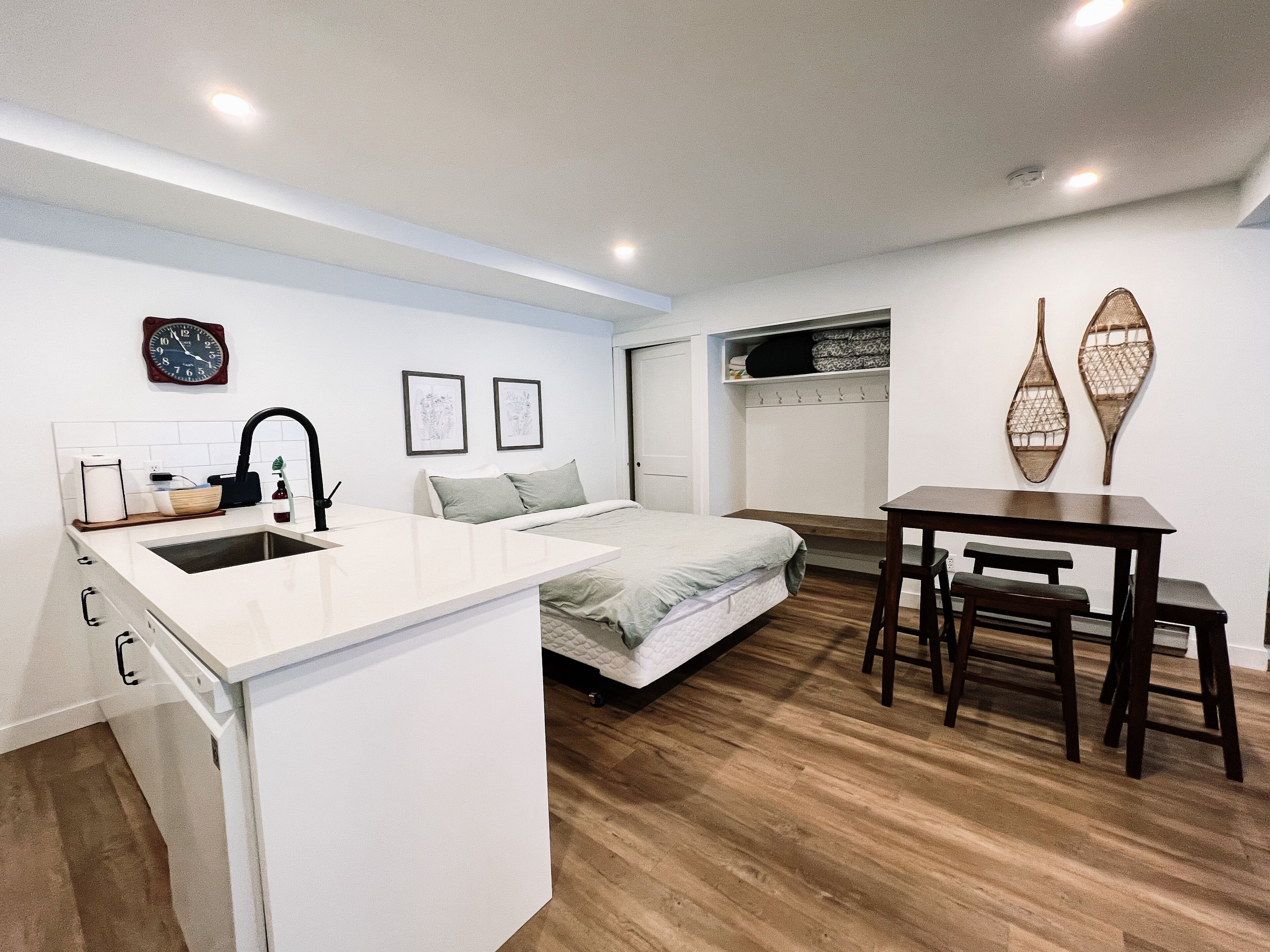 Cozy Studio - Ski in/Ski out - Sunny Patio