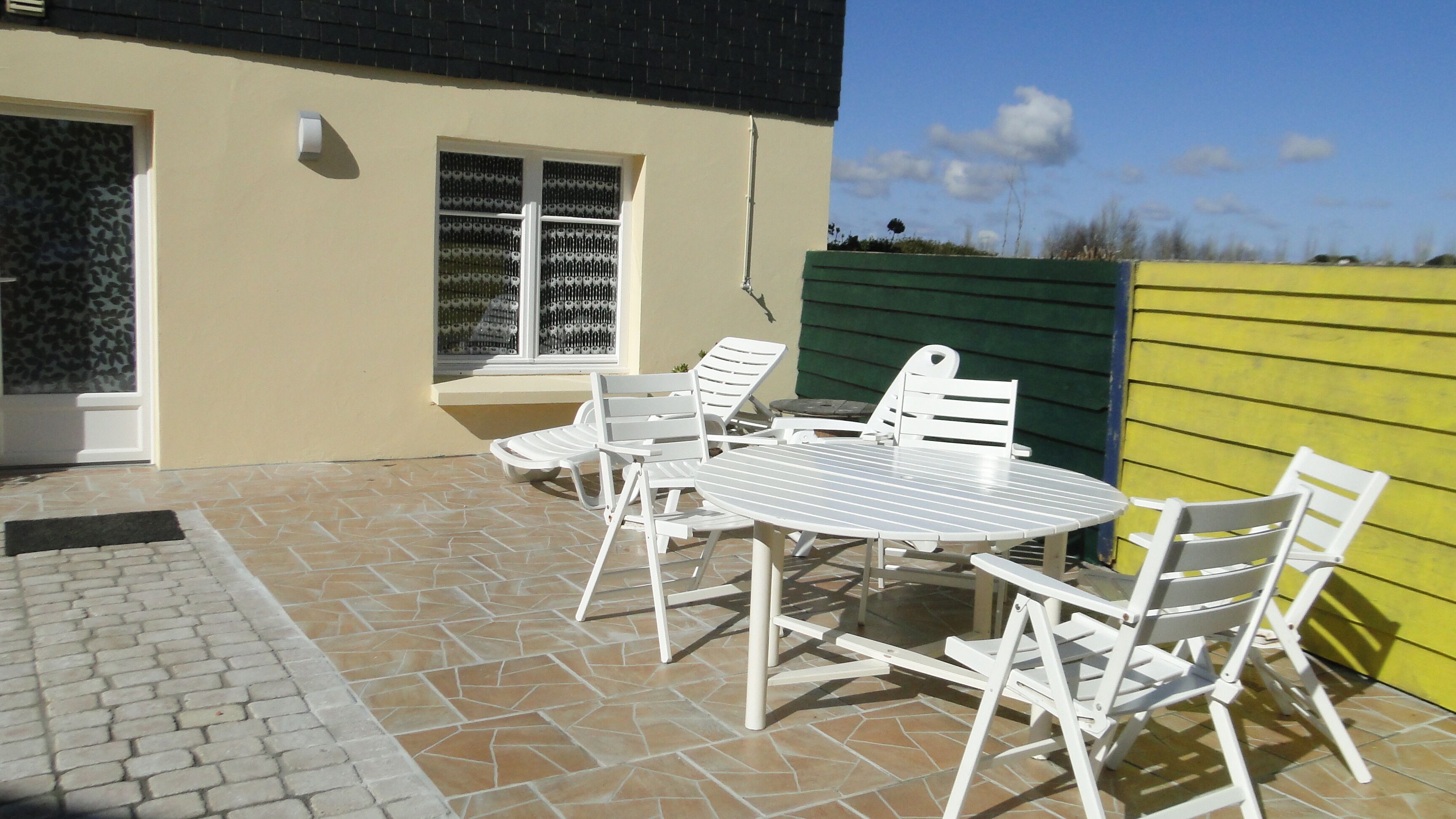Comfortable cottage 10 minutes walk from the sea and the city center