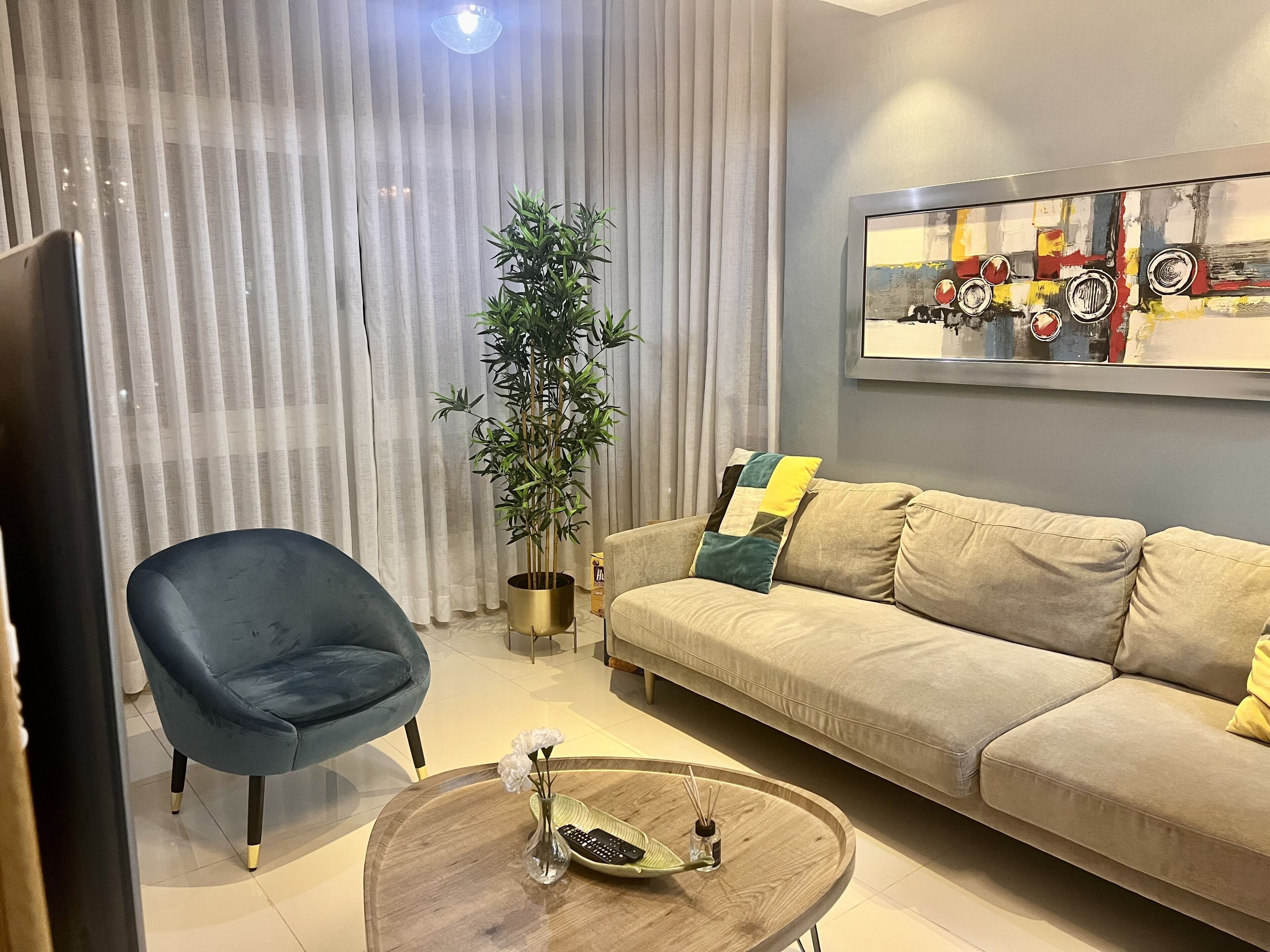 One Bedroom Luxury and centric apartment , pool , gym 