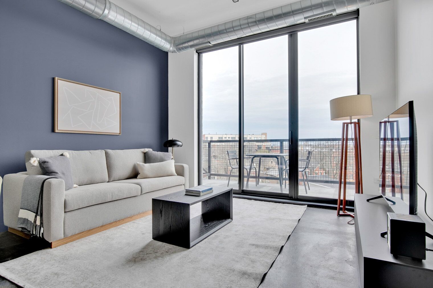 Dreamy Bucktown 1BR w/ BBQ, Roof & Outdoor firepit, by Blueground