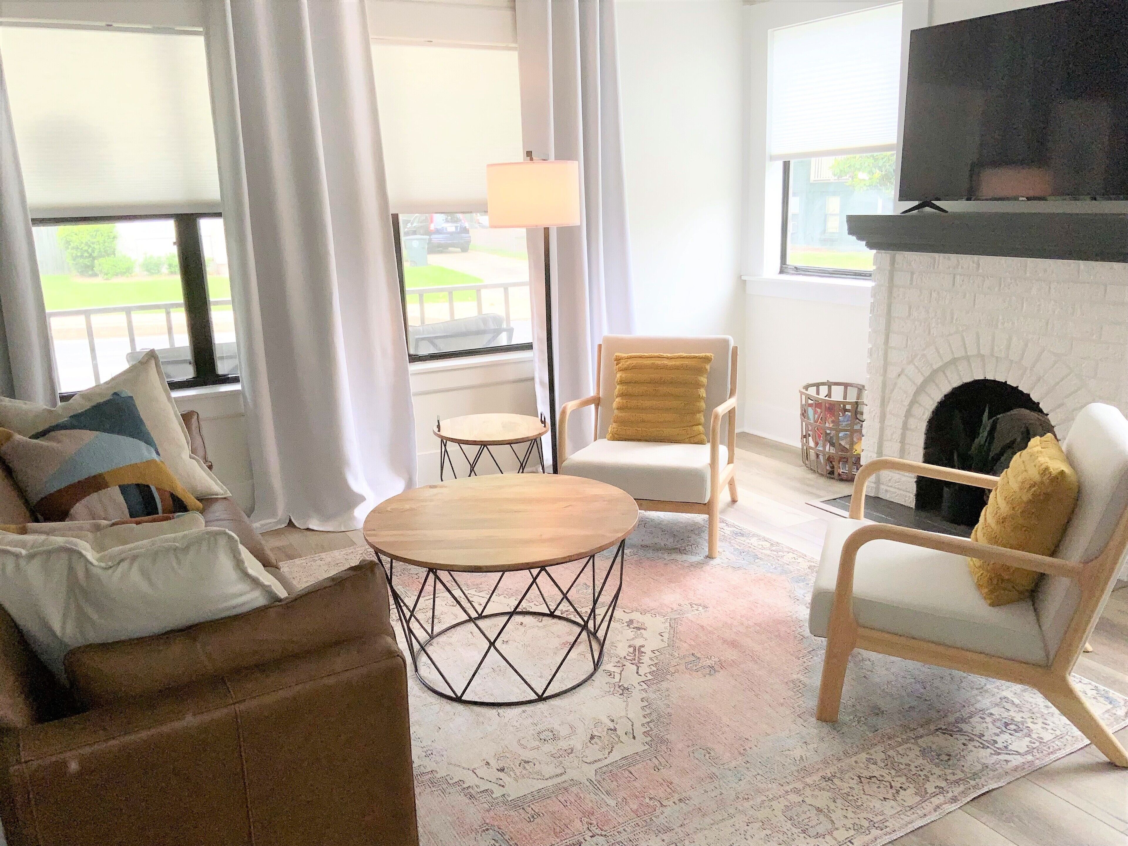 🏠Modern 1 Bedroom Apartment Historic District Sleeps 4 Walkable to Downtown