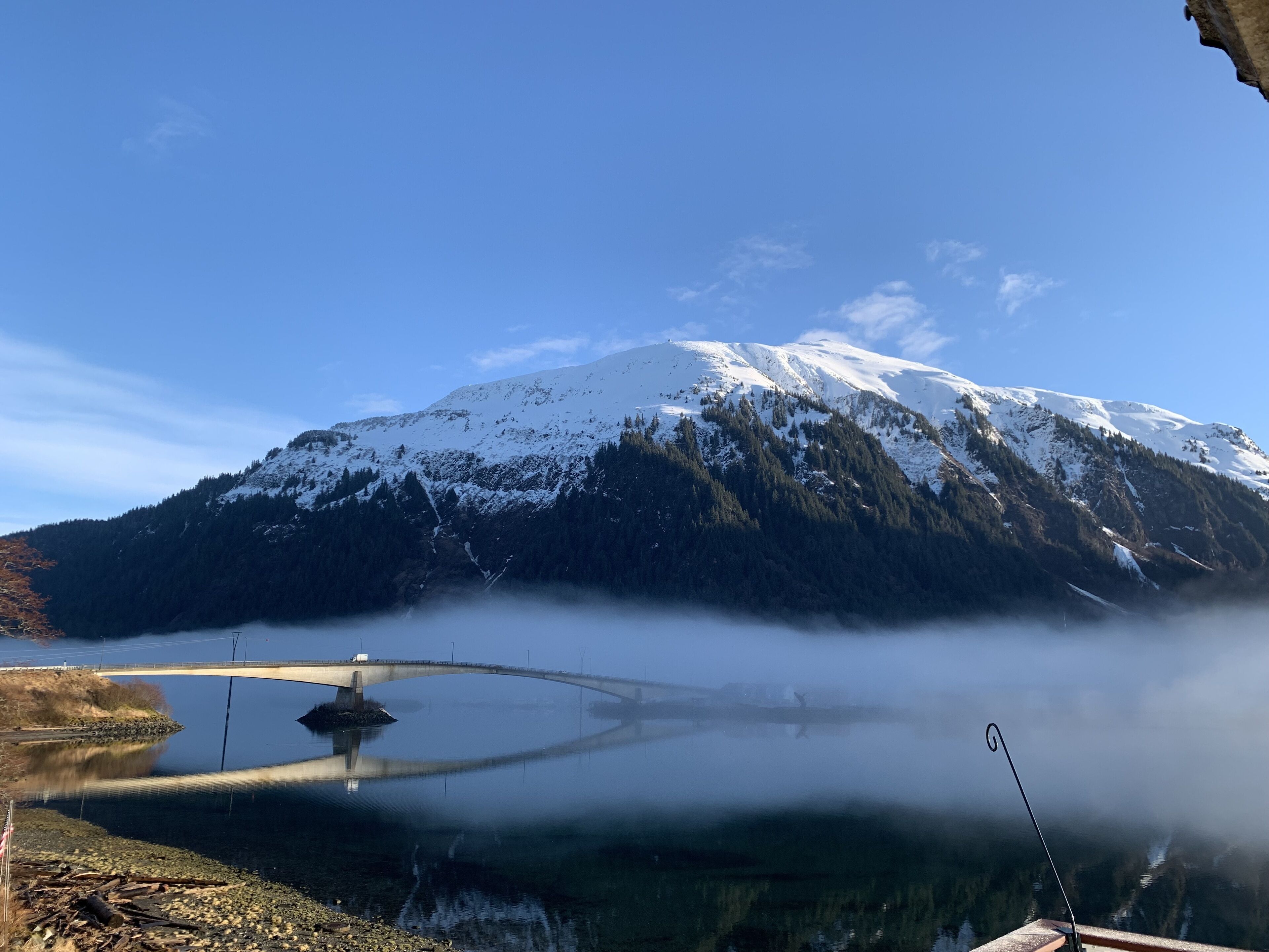 Waterfront apartment - minutes from the Whale Walk & Downtown Juneau!