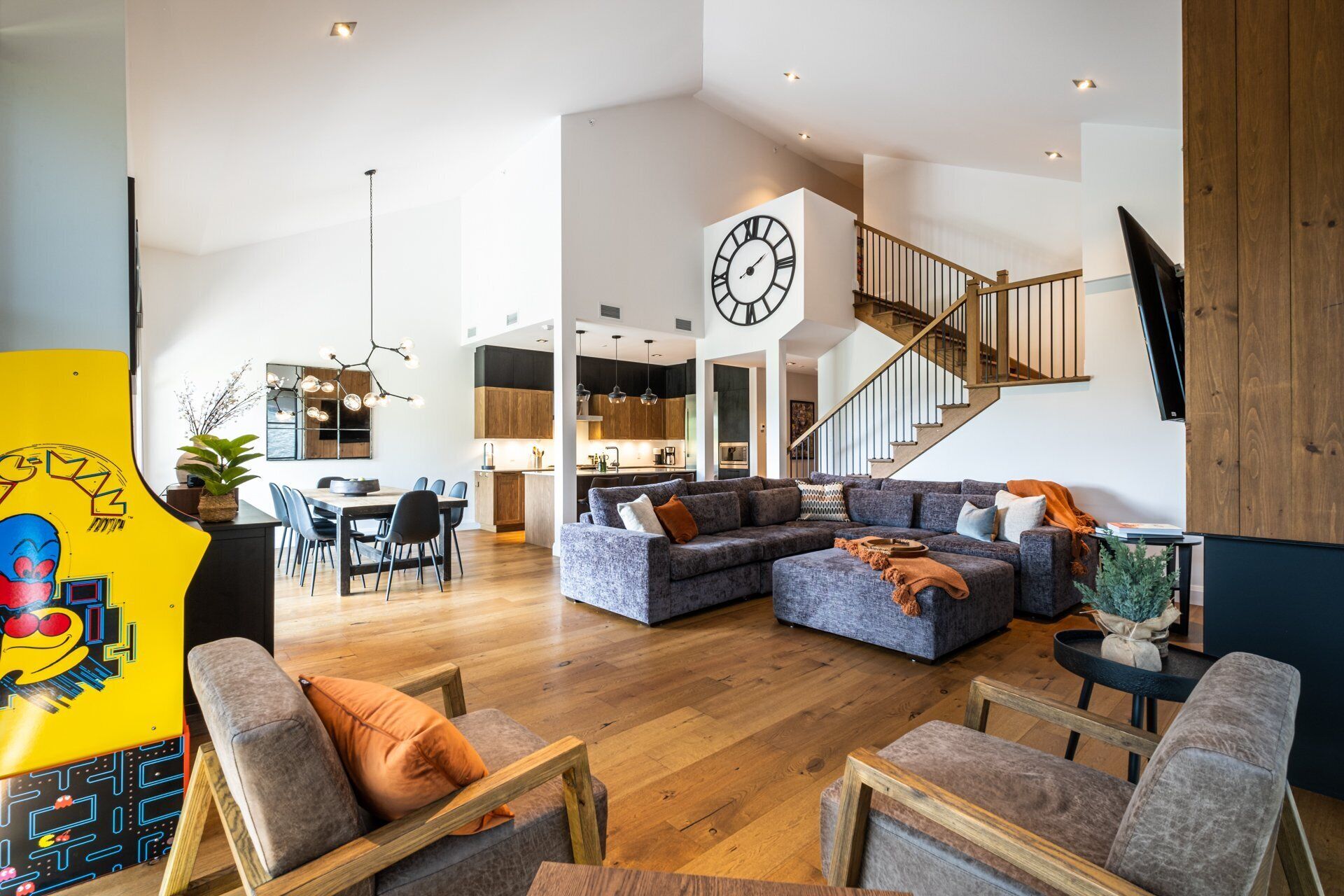 Horizon 305 | Luxurious & Modern | Ski-in Ski-out | Village View