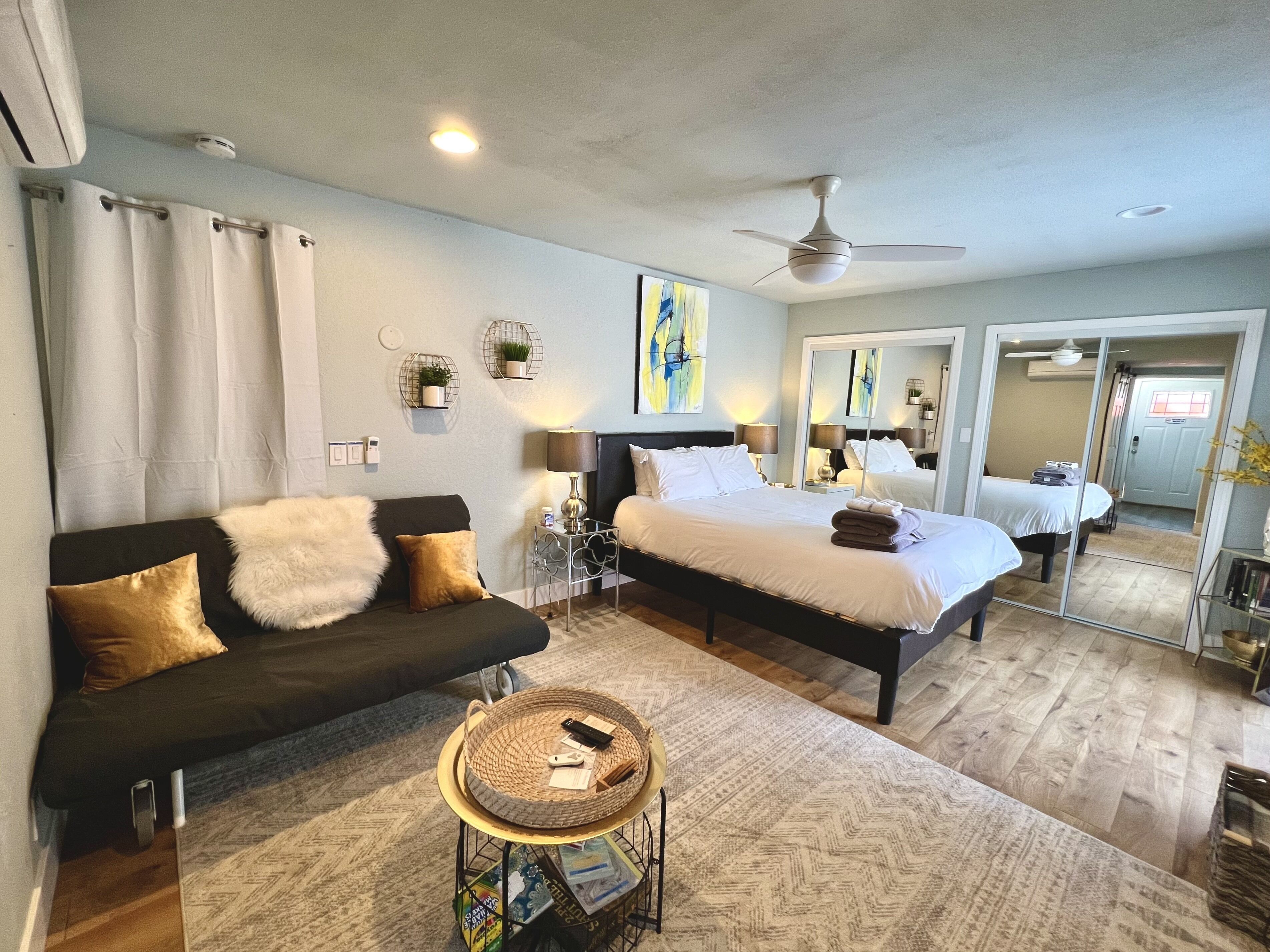 Victory Suite- Private Entrance + Bathroom
