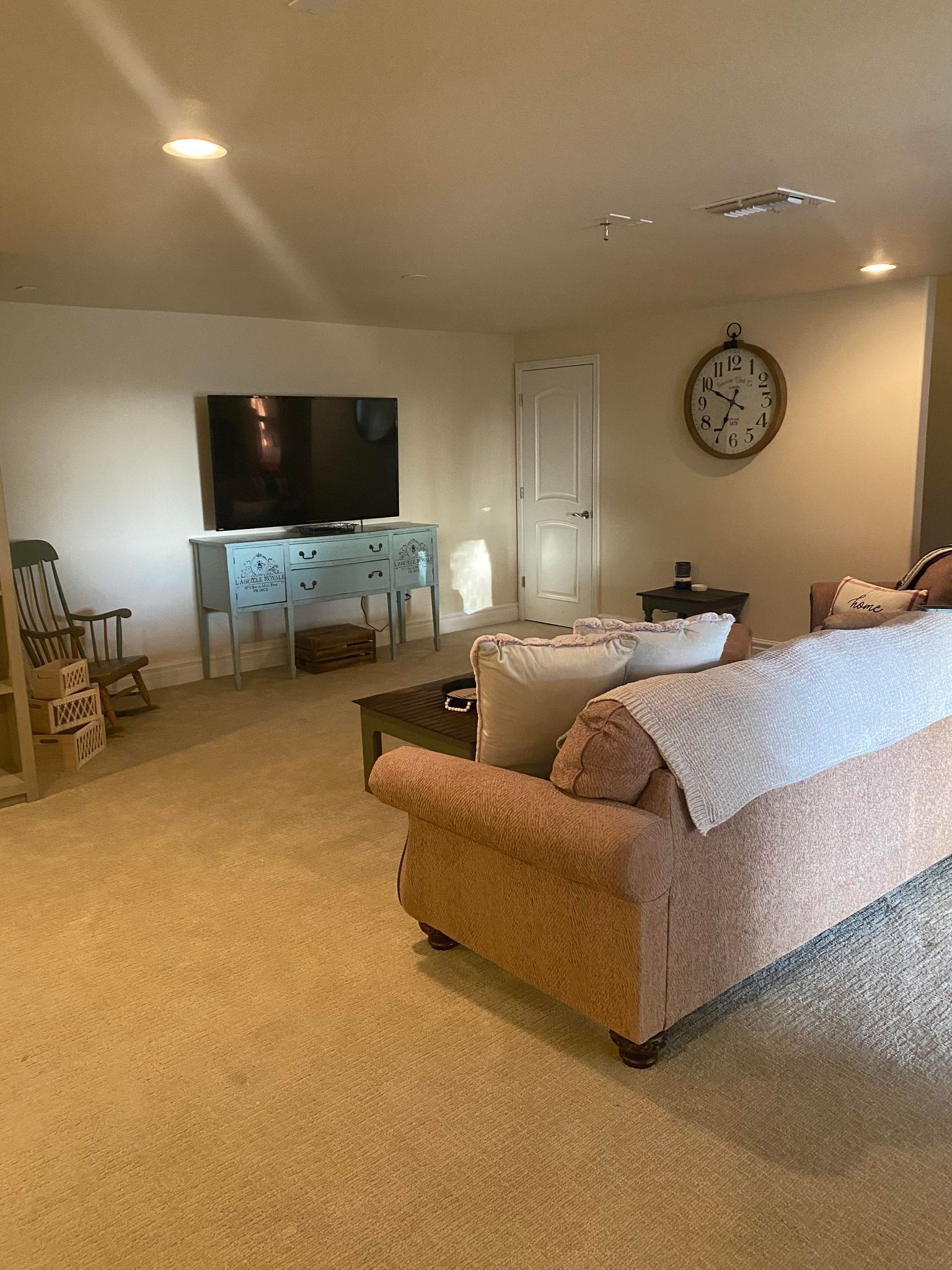 Adorable 2 BR downstairs apartment