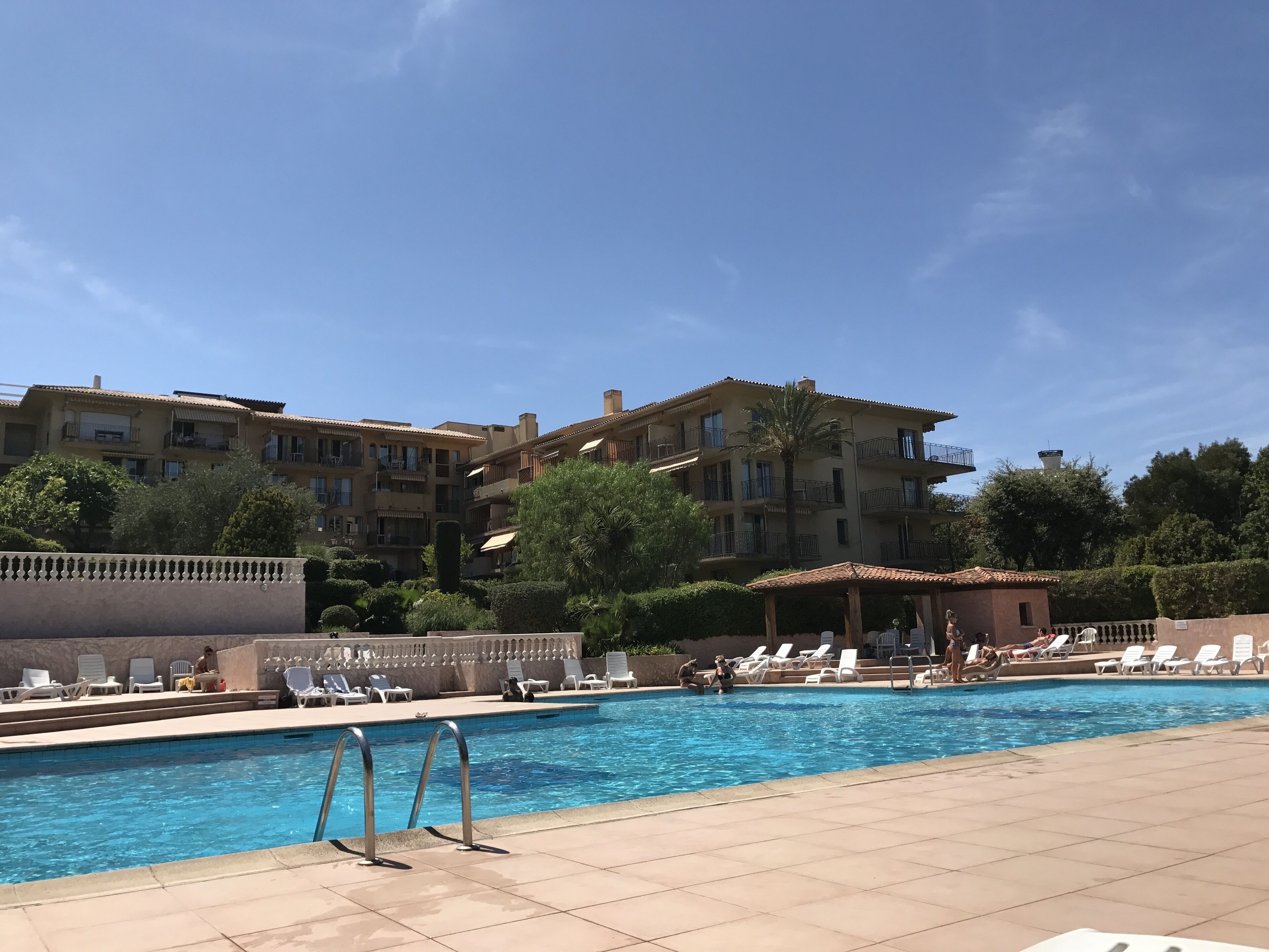 Charming Apt. Ground floor with swimming pool 5 min from downtown Saint Tropez 