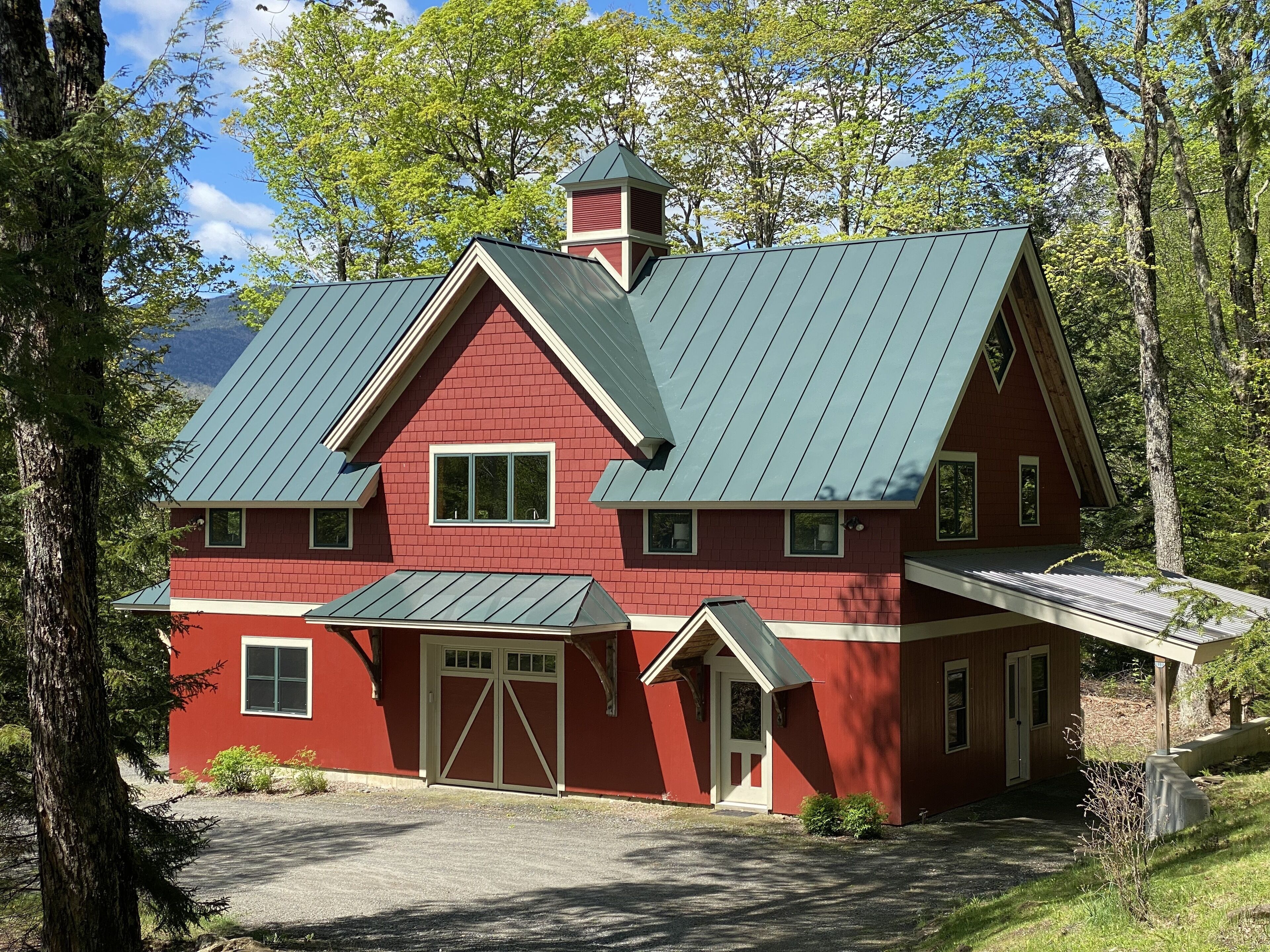 Post and Beam Carriage House in the heart of Mad River Valley