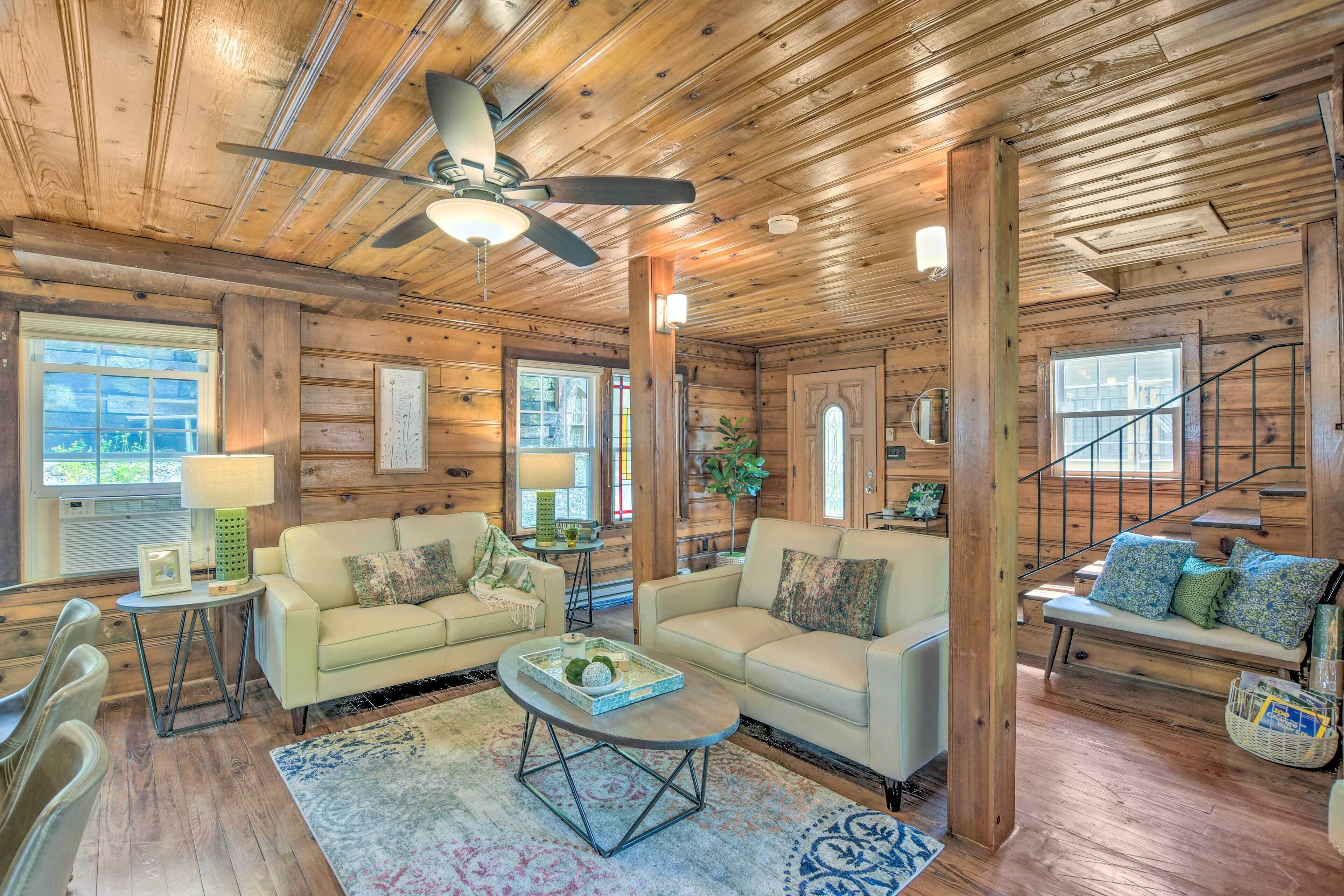 Charming Waterfront Cottage w/ Porch & Grill!
