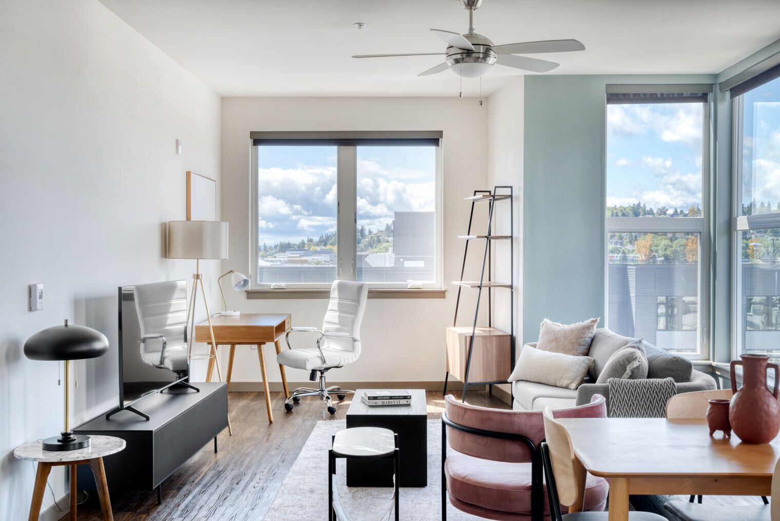 Amazing Ballard 2BR w/ Fire Pit & Gym, near Farmers Market, by Blueground