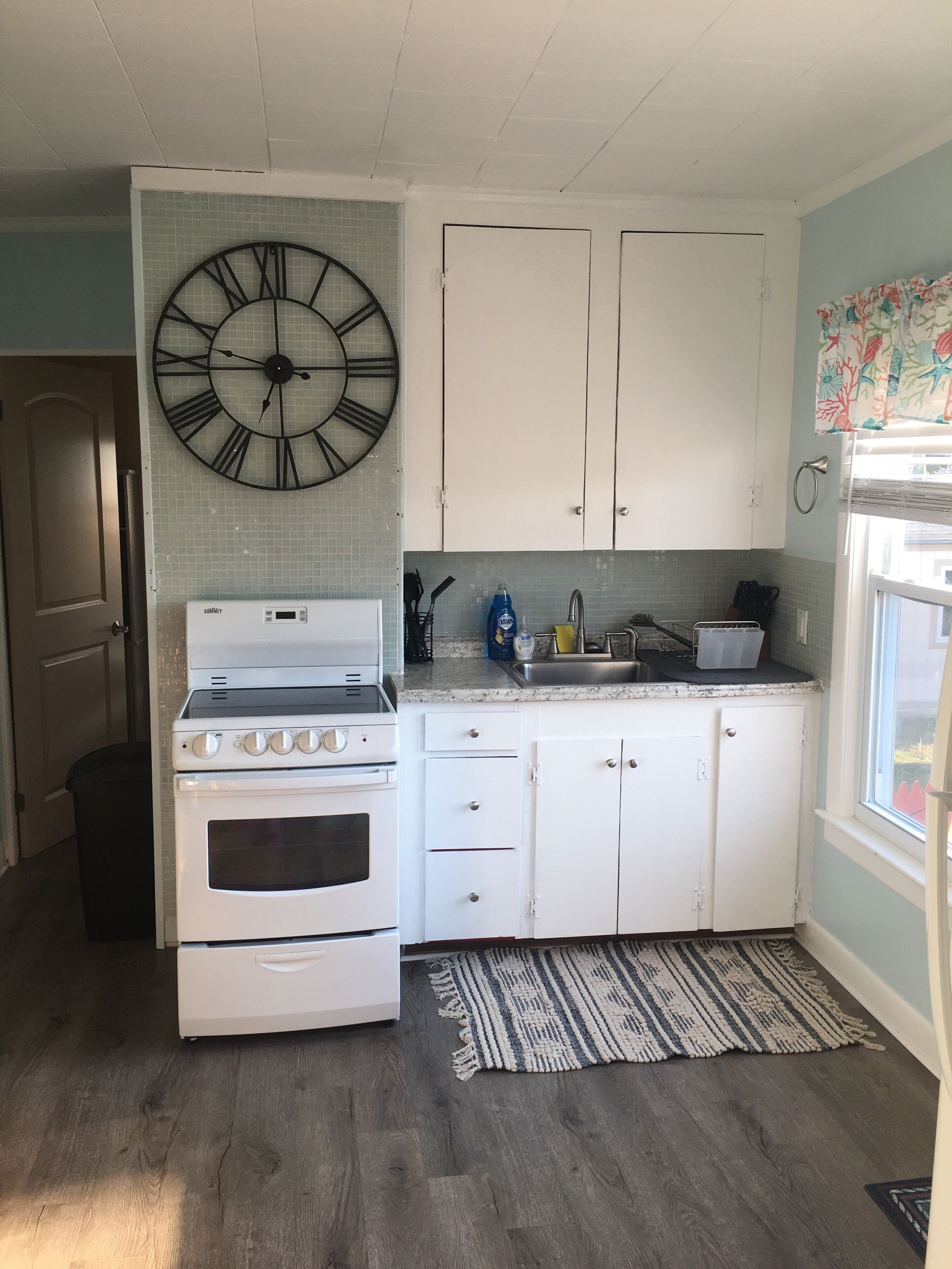 Door to Shore in 60 Steps -Short Walk to Pier-Patio-Grills-2nd Floor-7B