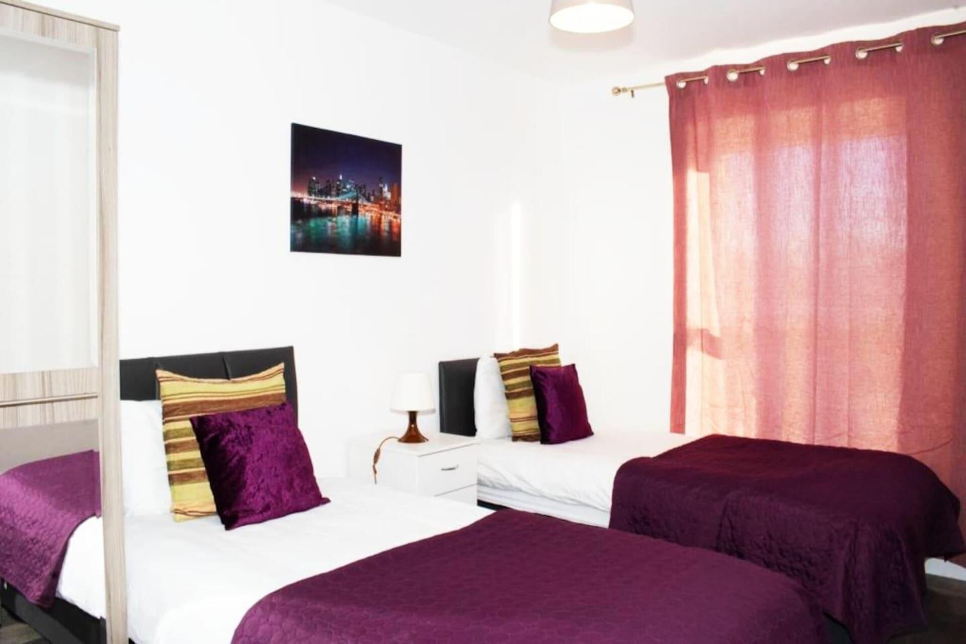 TMS Beautiful 2BR Apartment! Ensuite! Lakeside