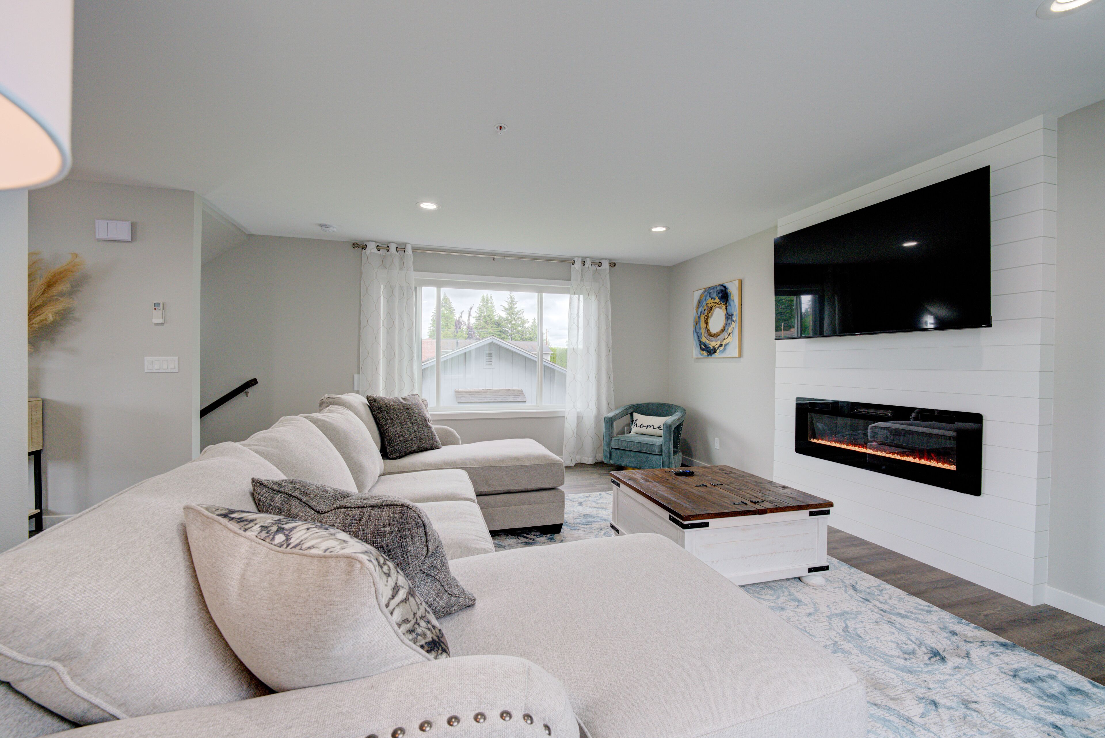 Brand New Townhome Rooftop Balcony - Penthouse