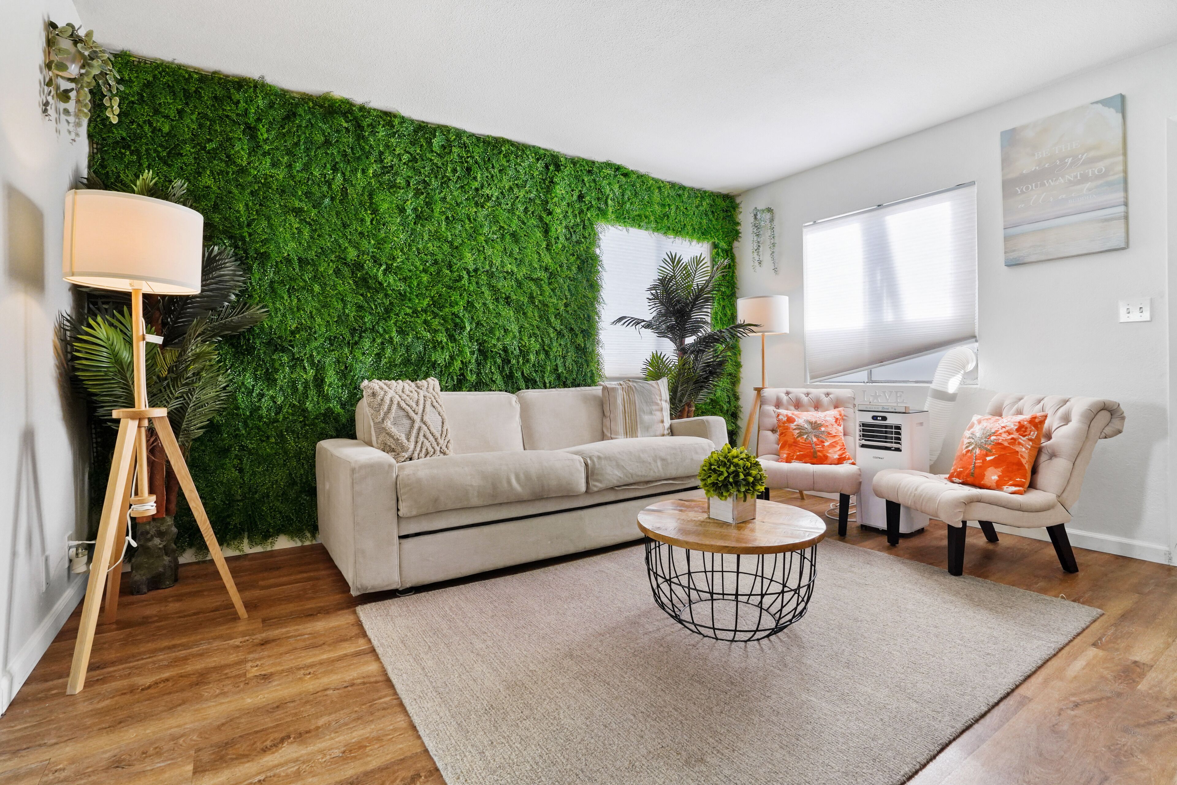 The Green Haven, 1 Minute Walk to Beach & Restaurants, King Bed, Beach Amenities