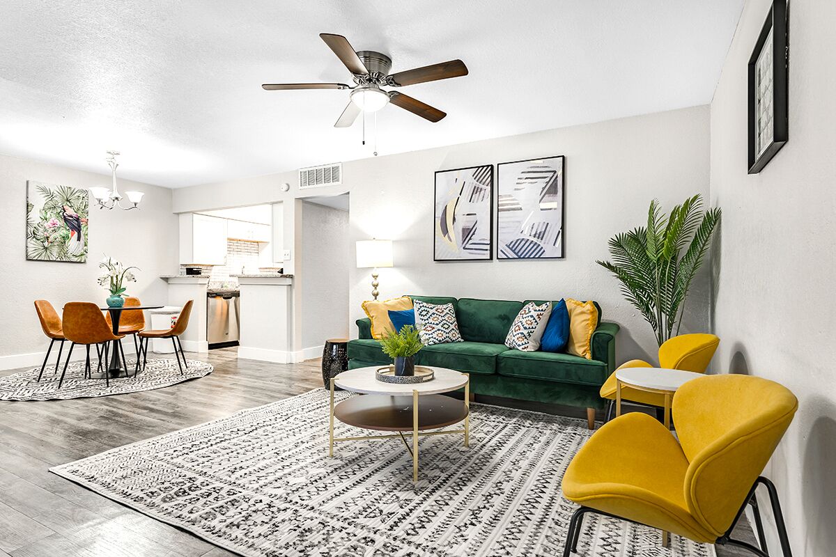 Best Location Downtown | Mins from AT&T, Ranger Stadium & Six Flags
