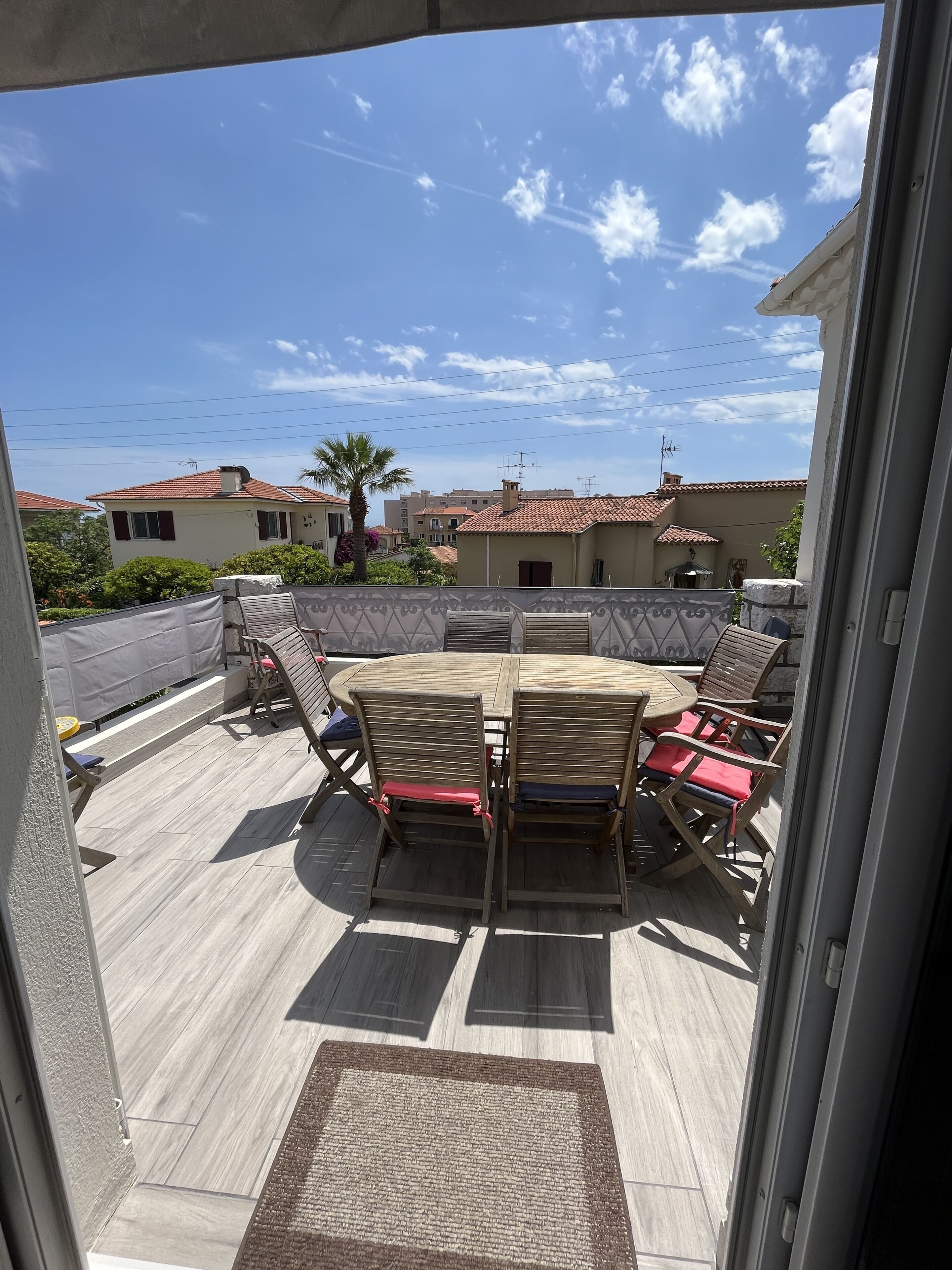 superb upper villa with private garden and parking 