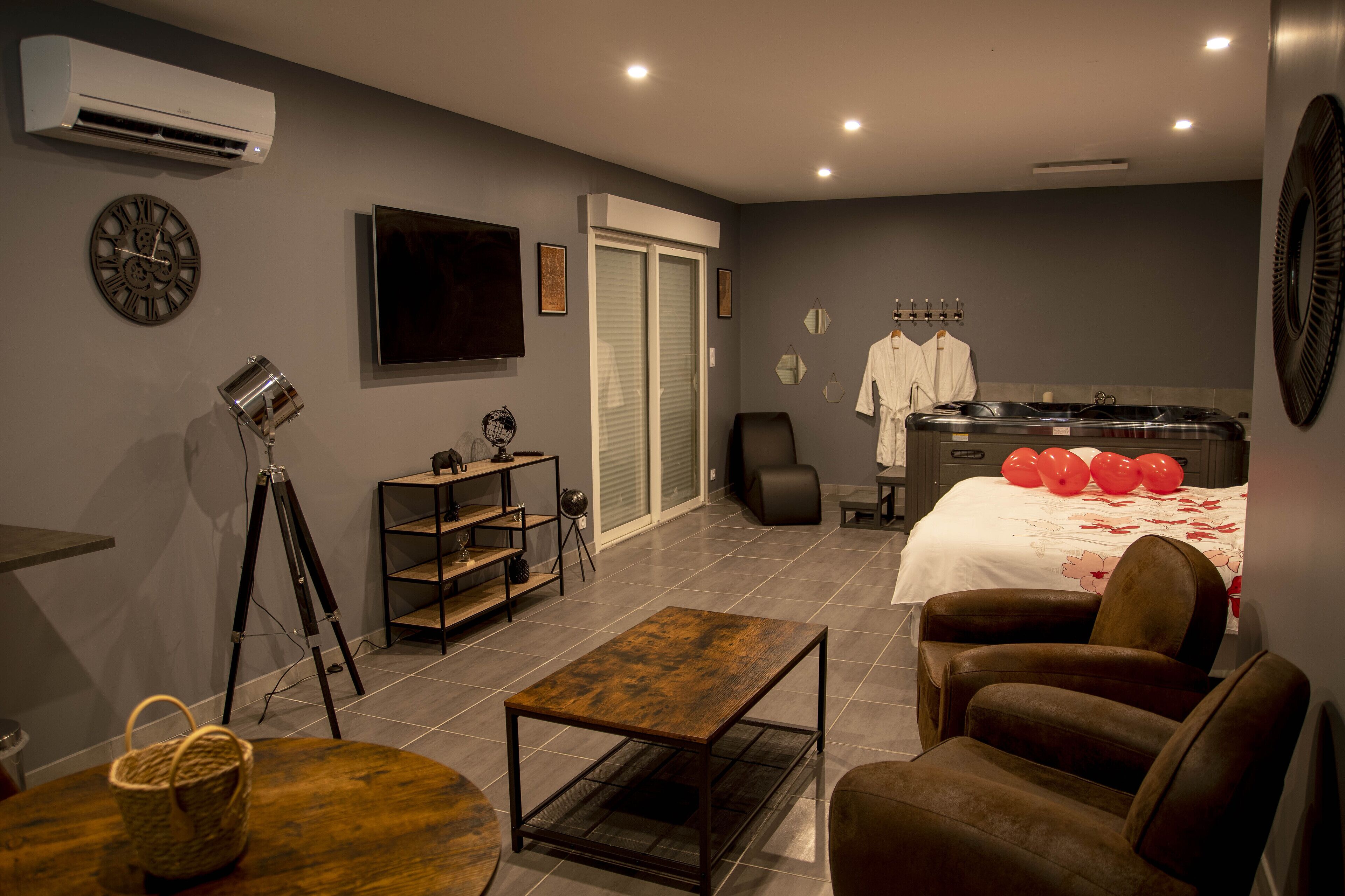 The cozy little nest parenthesis with Jacuzzi