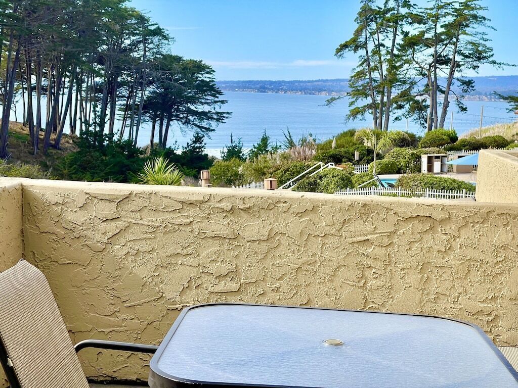 Seascape 214 is a Must See 1 bedroom unit w/amazing Oceanview!