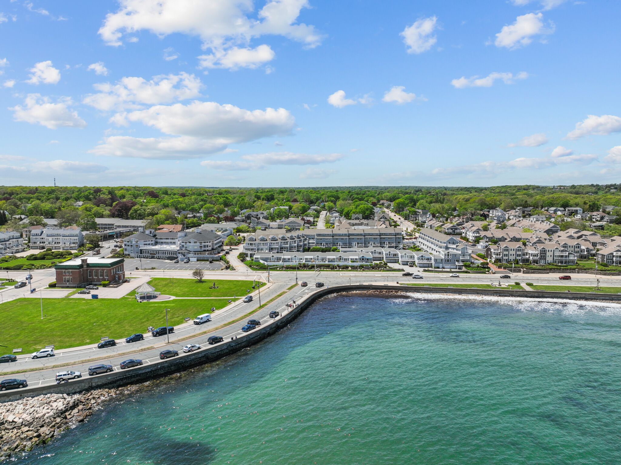 Beautiful Oceanfront Condo steps away from Narragansett Town Beach