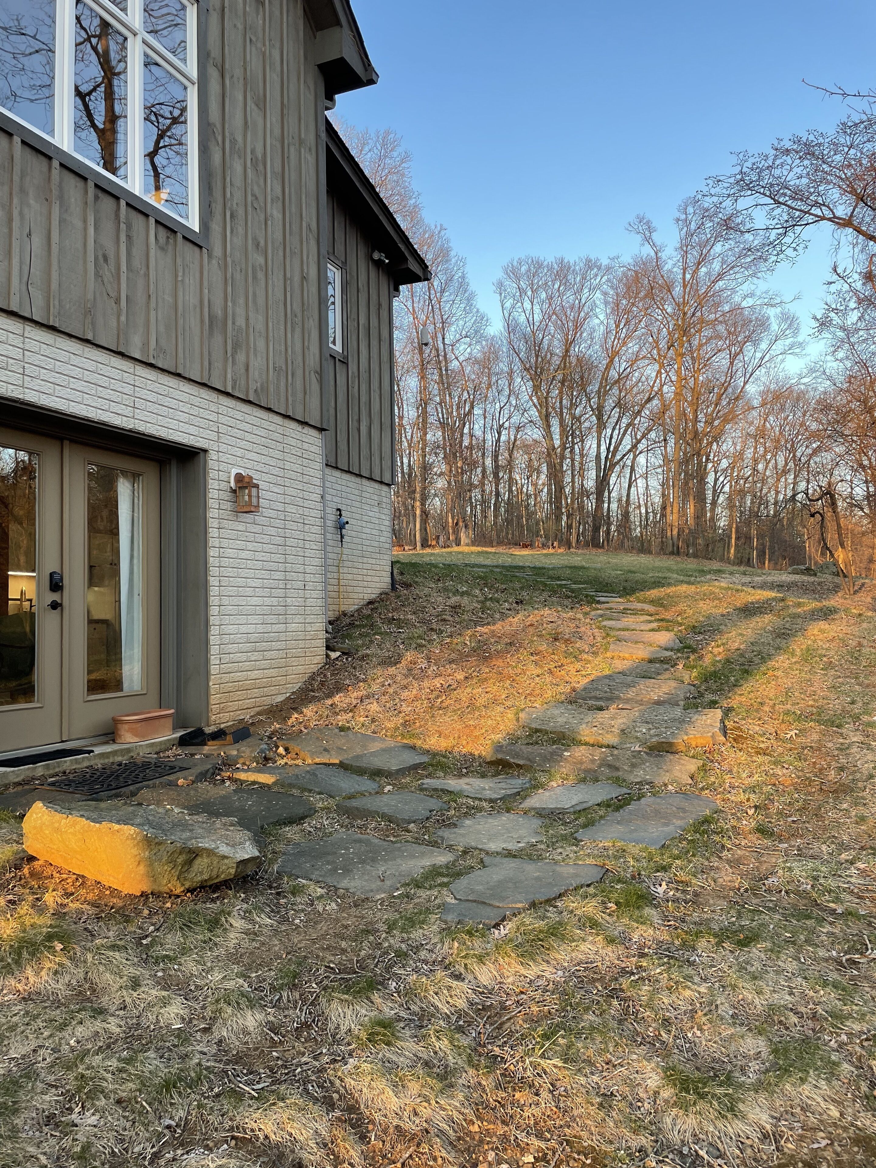 Peaceful basement Walkout Efficiency in the country, but practical to activities!