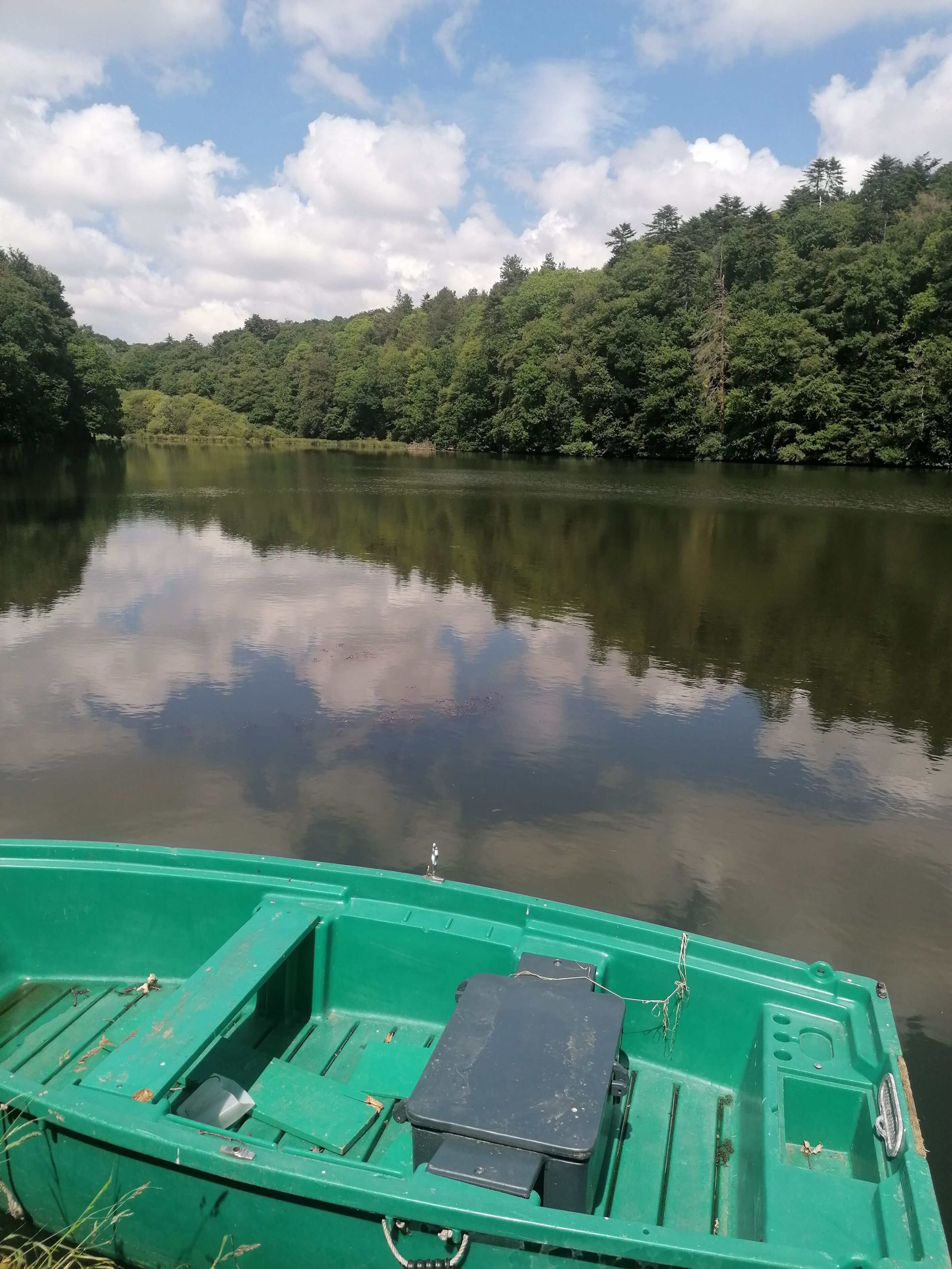 Mill, pond, 20 minutes from the sea, ideal for a family of 4 to 6 people. 