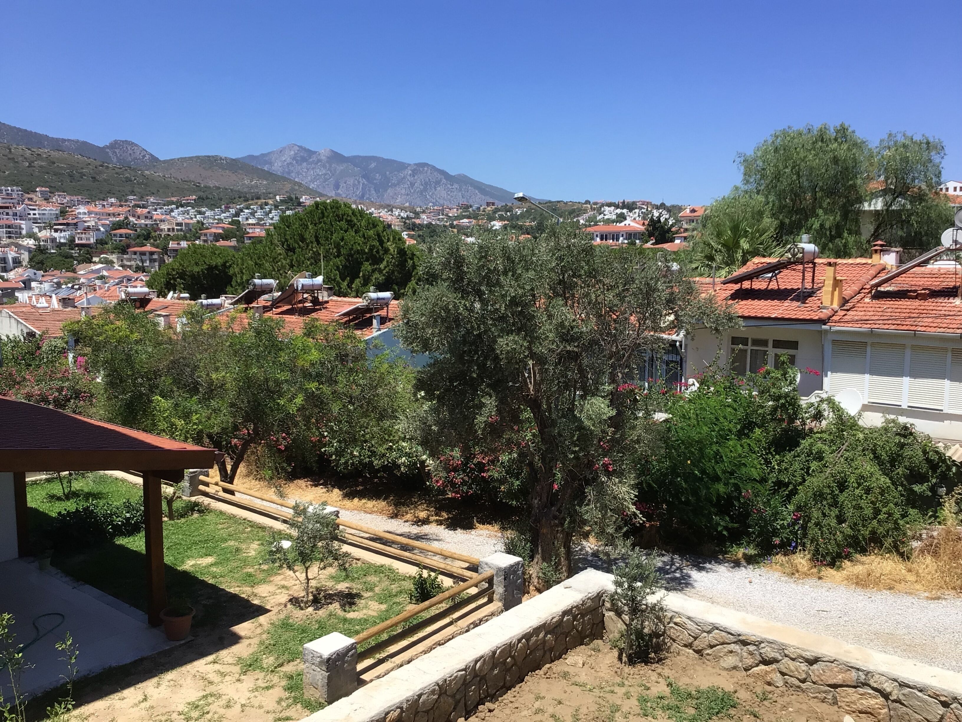 Apartment with a garden, distance from the sea 240m