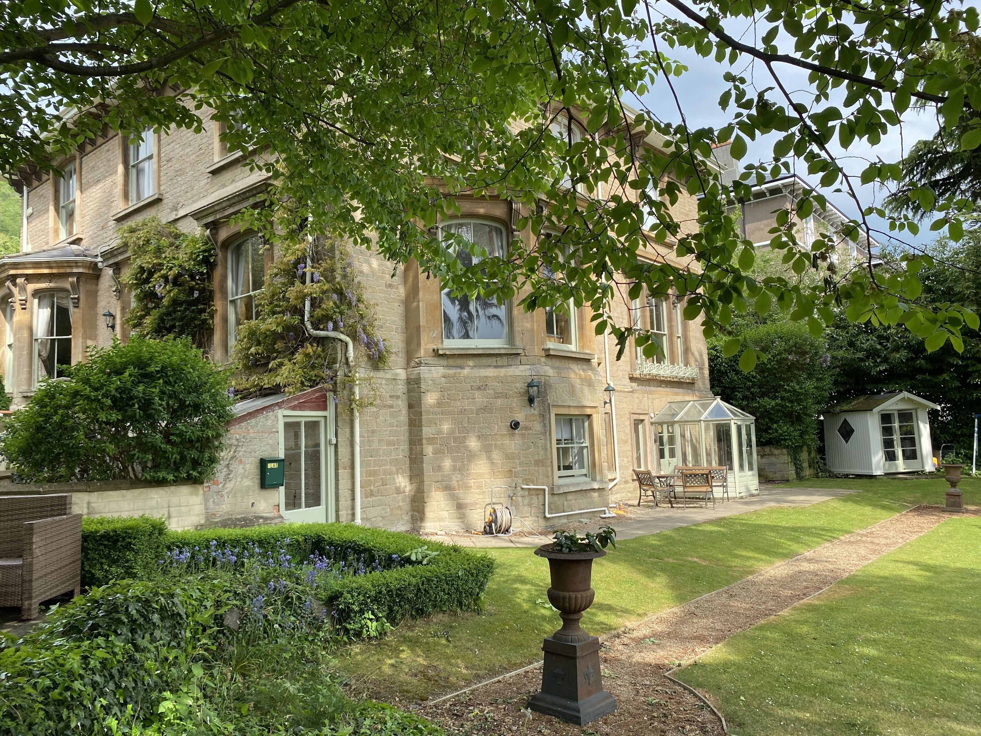 Hill view , town centre apartment  in beautiful and peaceful Malvern