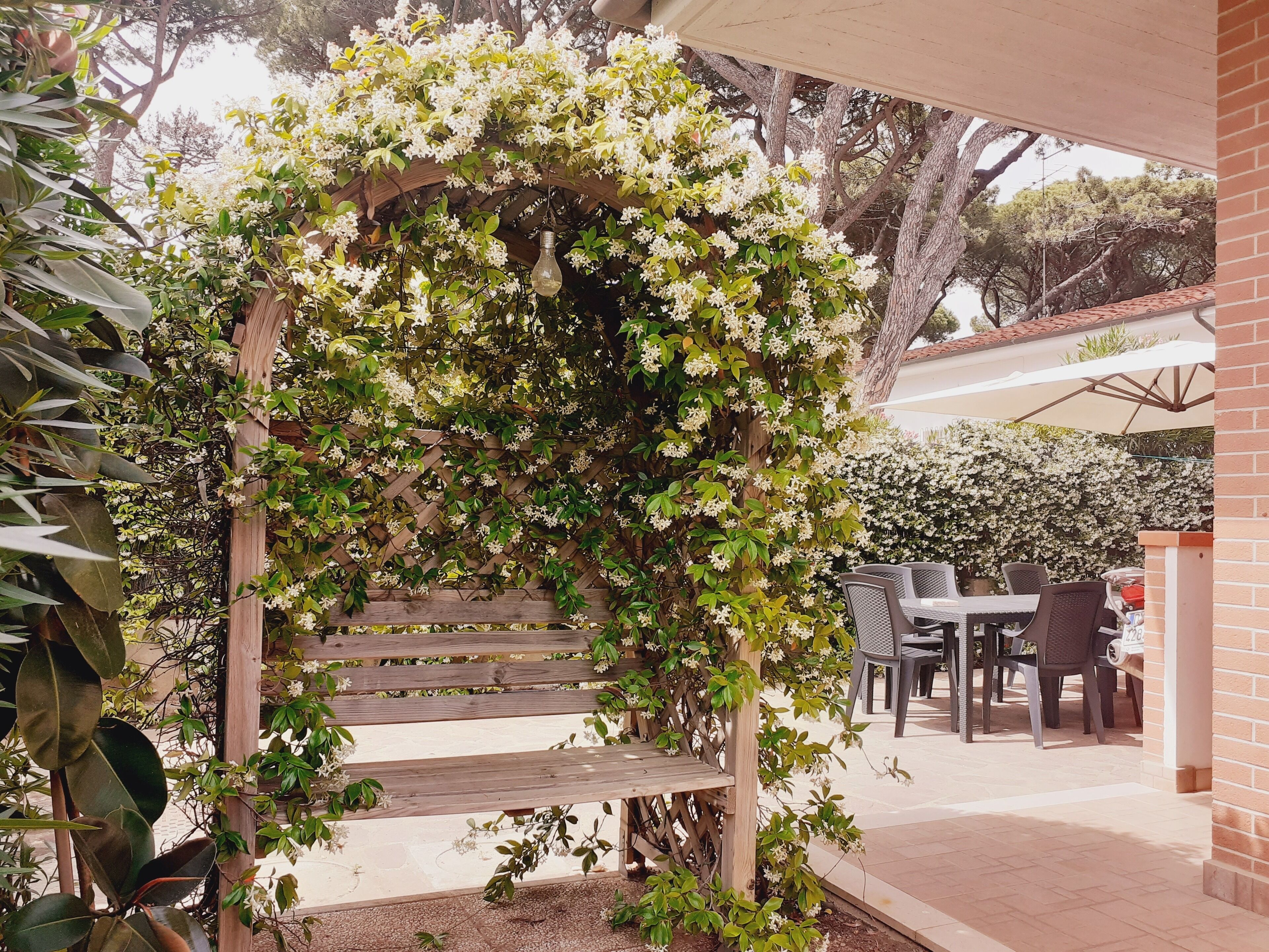 Villetta Gelsomino, 150 meters from the sea, independent entrance, parking space, garden