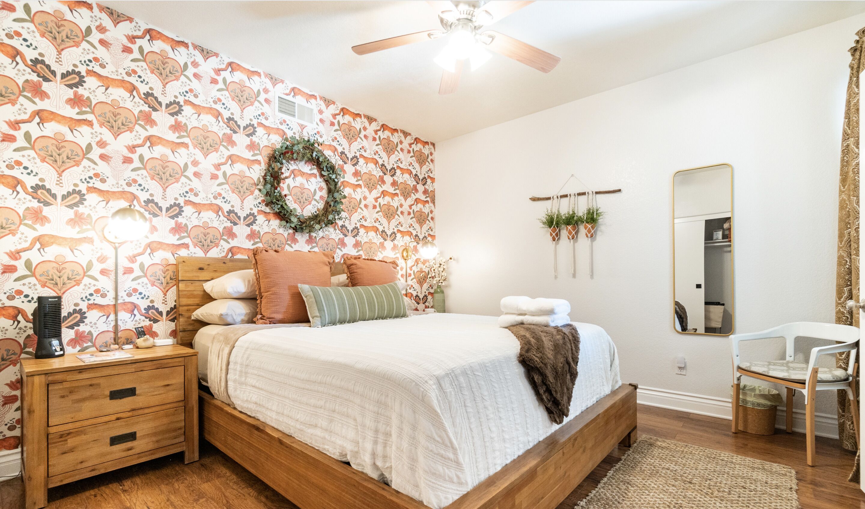 Entire Casita w/ Cal king bed, sofa bed and kitchen and minutes from Temecula. 