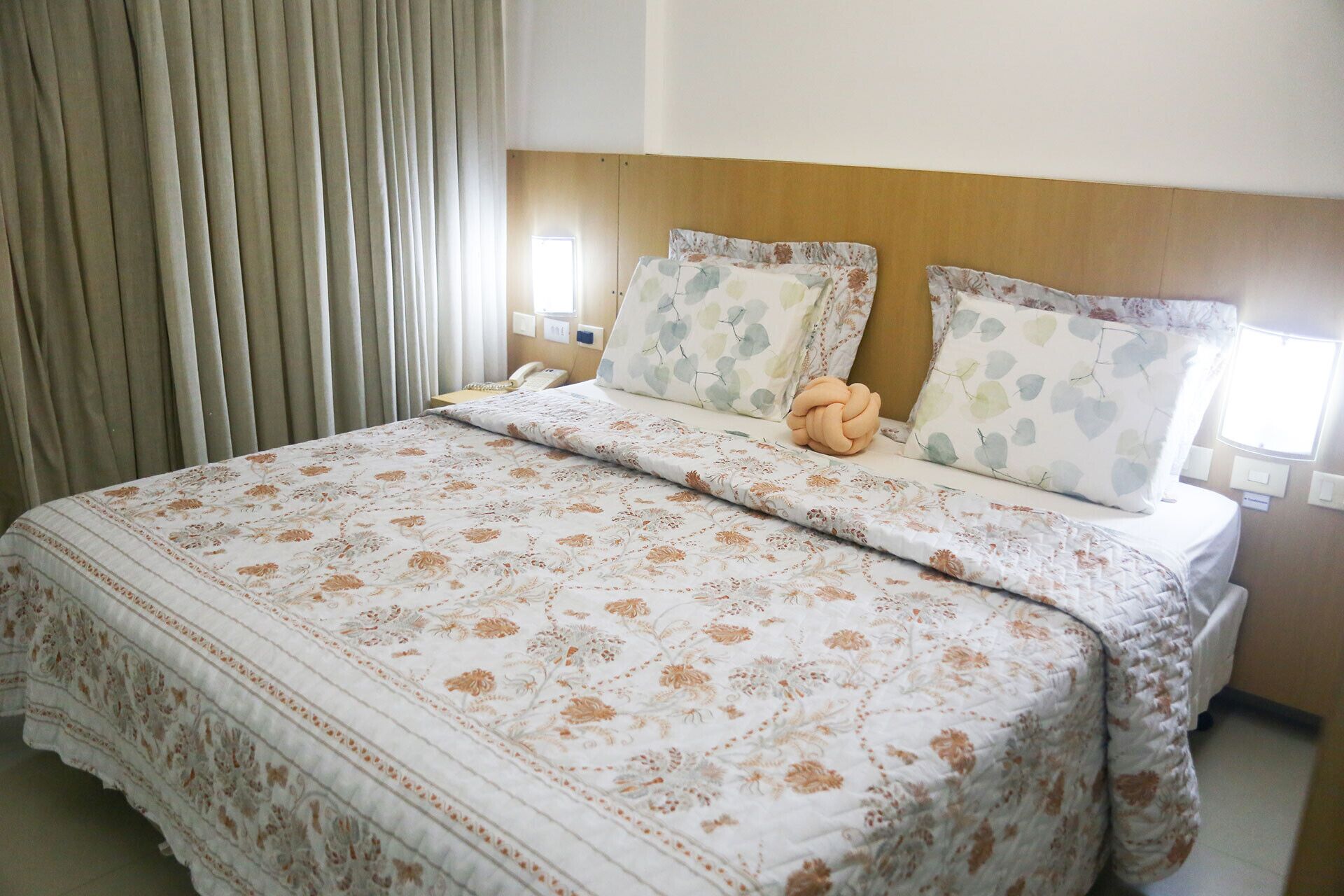 Flat com piscinas à beira-mar da Praia de Pipa/RN