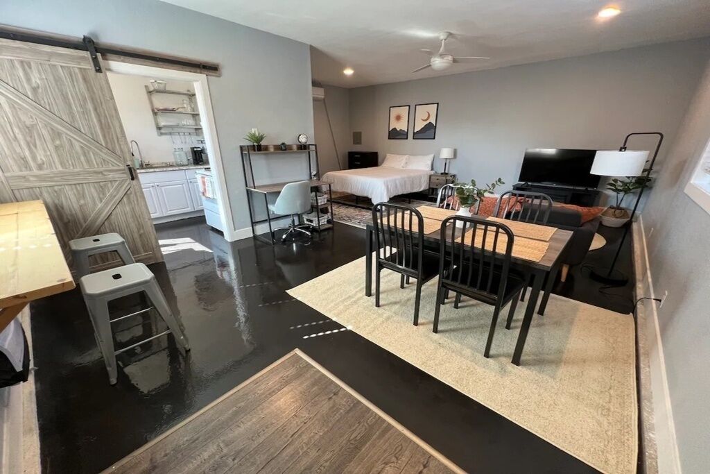 Pet Friendly Private Studio w/ Fireplace & Parking