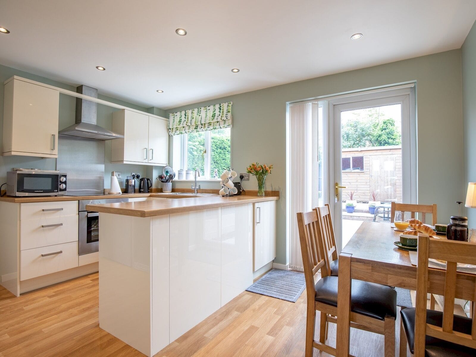 Pass the Keys | Cheerful and modern one bedroom home with parking
