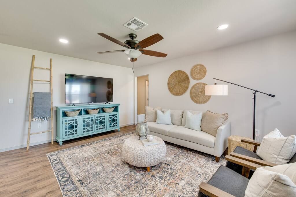 The Cambridge Cottage- 3 bd/1ba in NW OKC-Sleeps 6