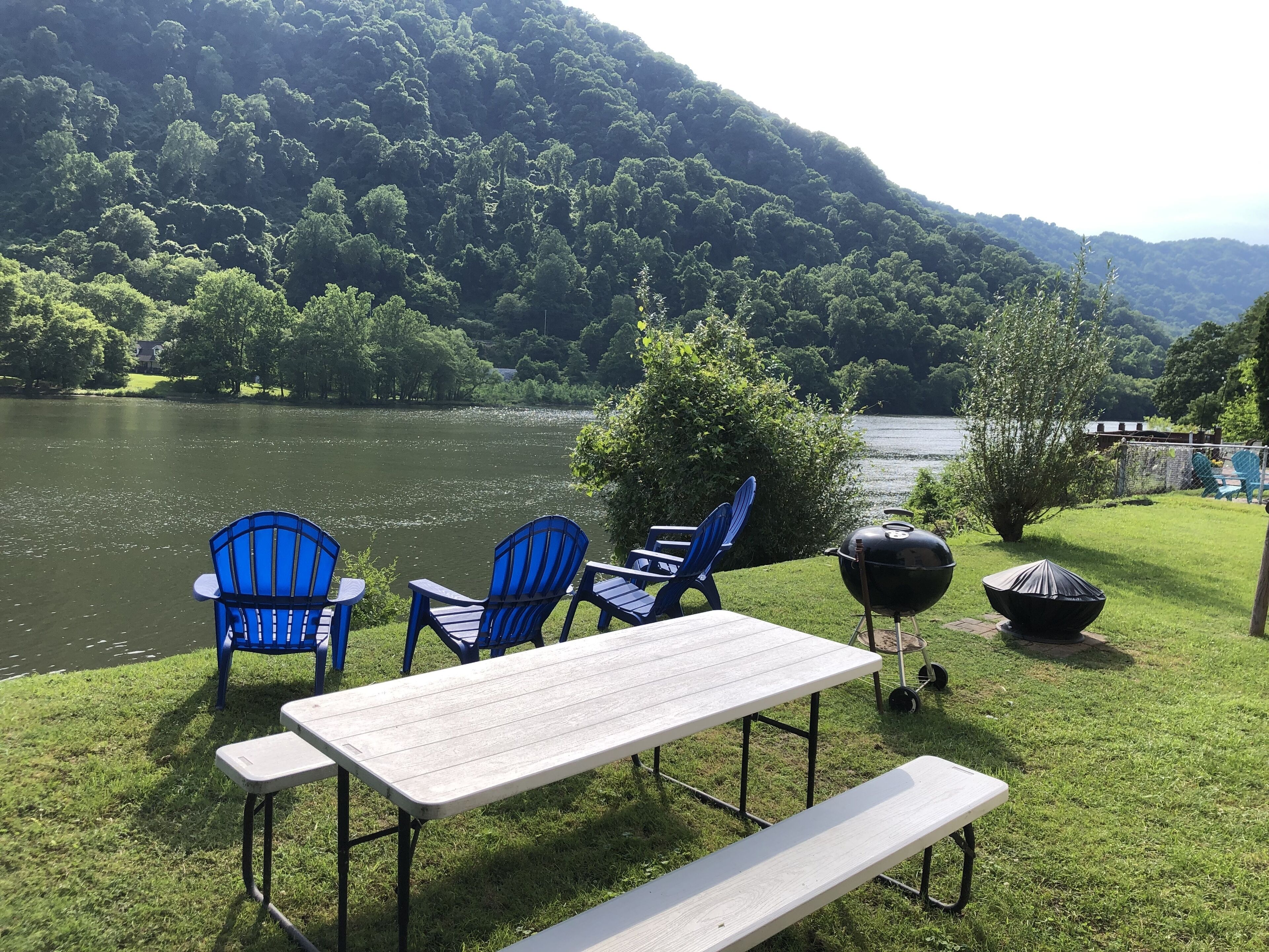 The Boomer: sky, river, and mtn your postage stamp for a week of relaxation!