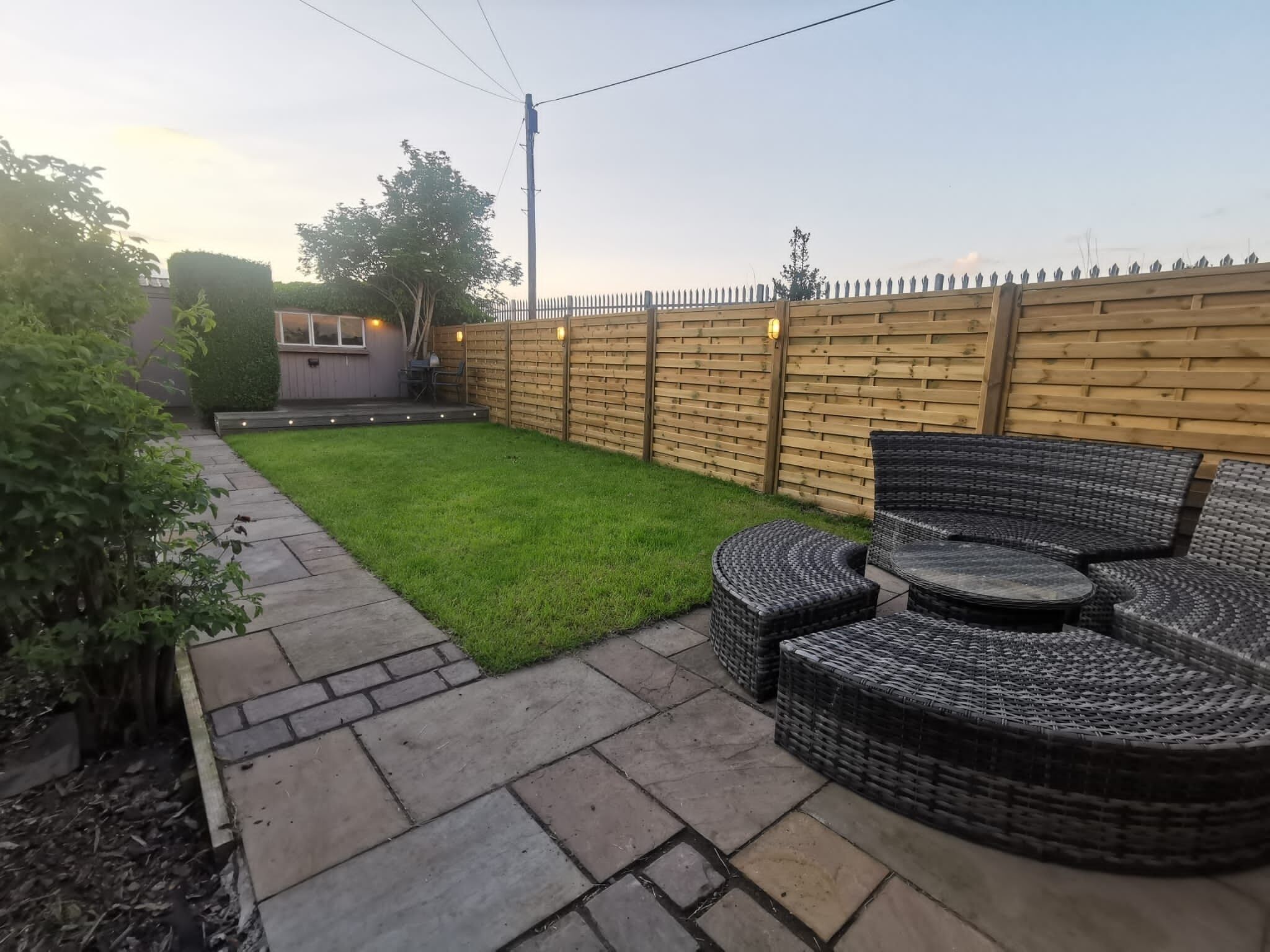 1900s 2 bedroom home with large outdoor space