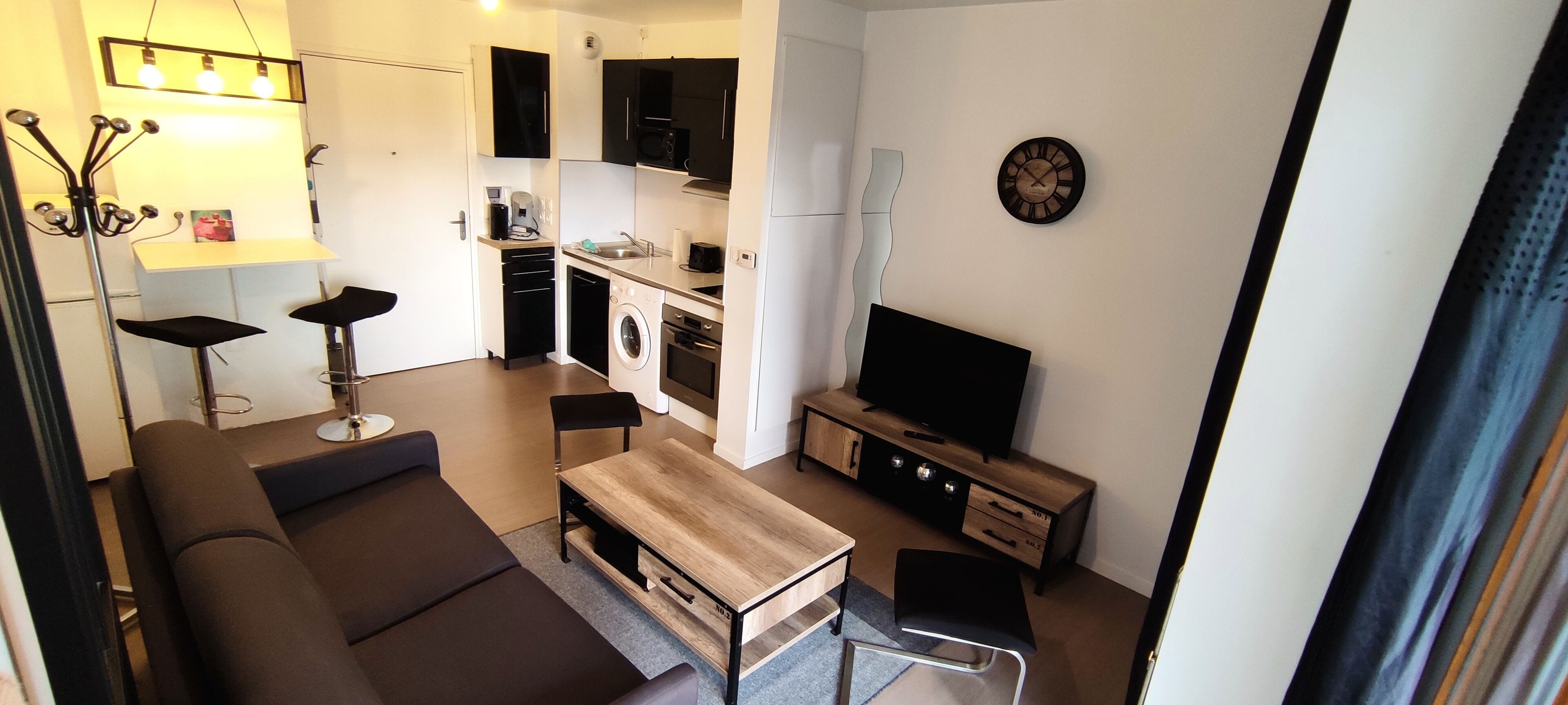 Cozy apartment F1, 12 min from La Défense and Paris/1min from the T2 tram