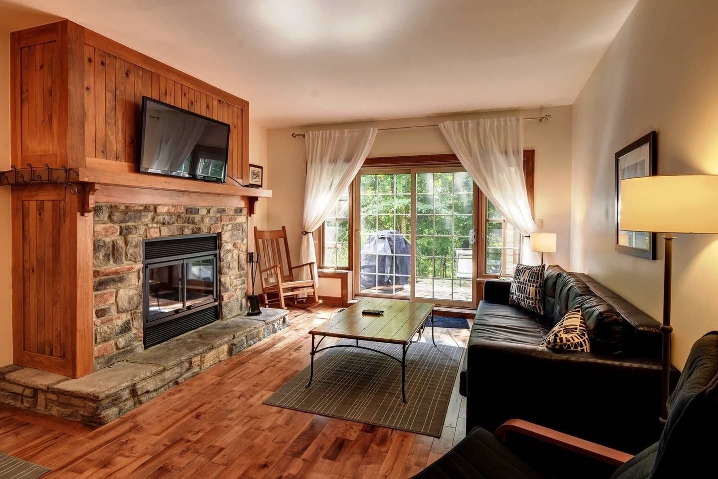 Condo - on the mountain, surrounded by nature, Ski-in/out