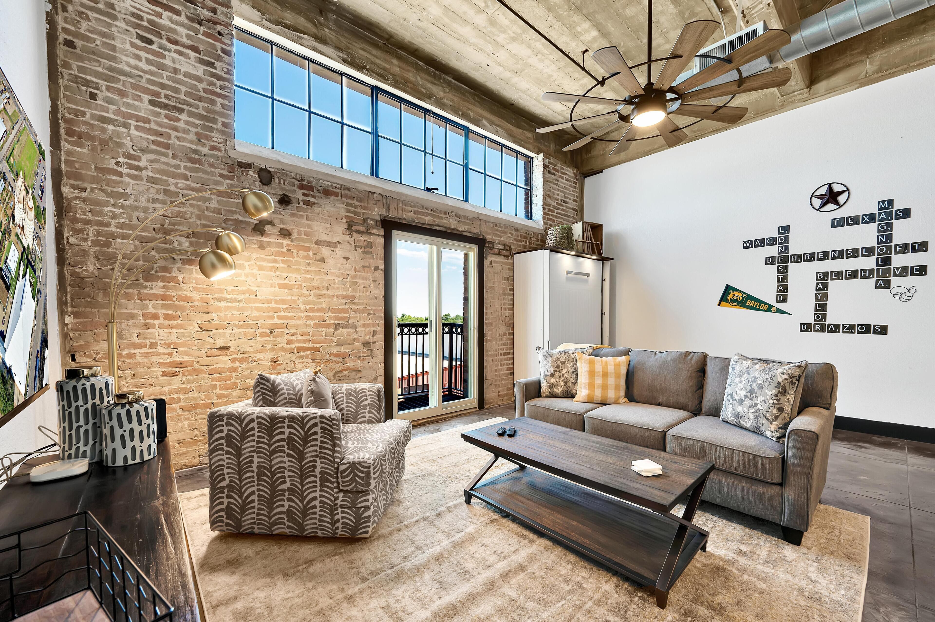 The Beehive - The Buzz of Downtown Waco
