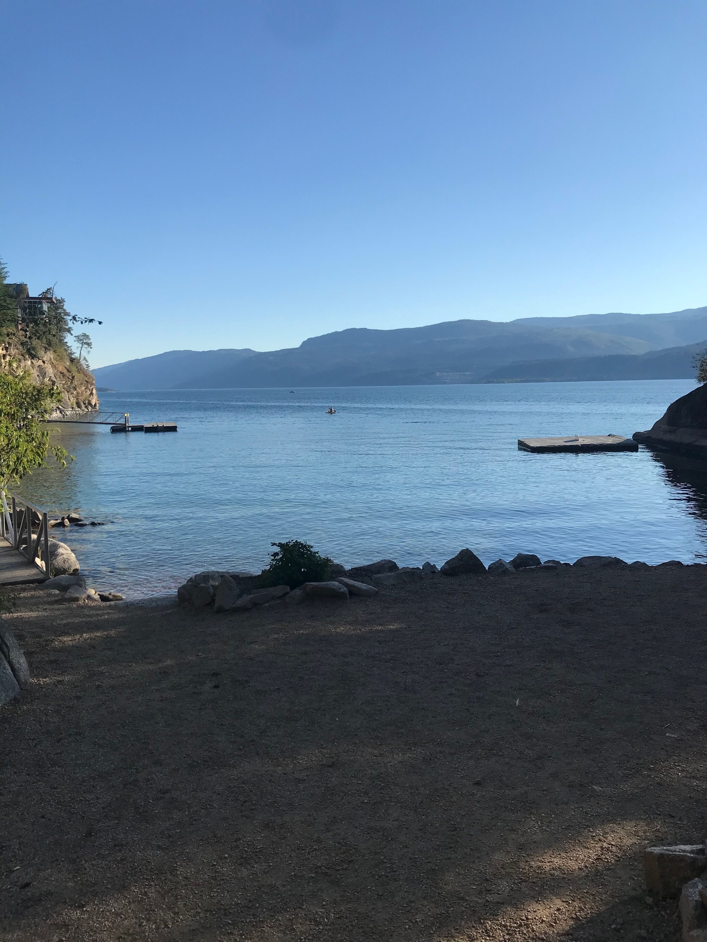 Okanagan Lakeside resort living! Pools, lake, beaches and sun!