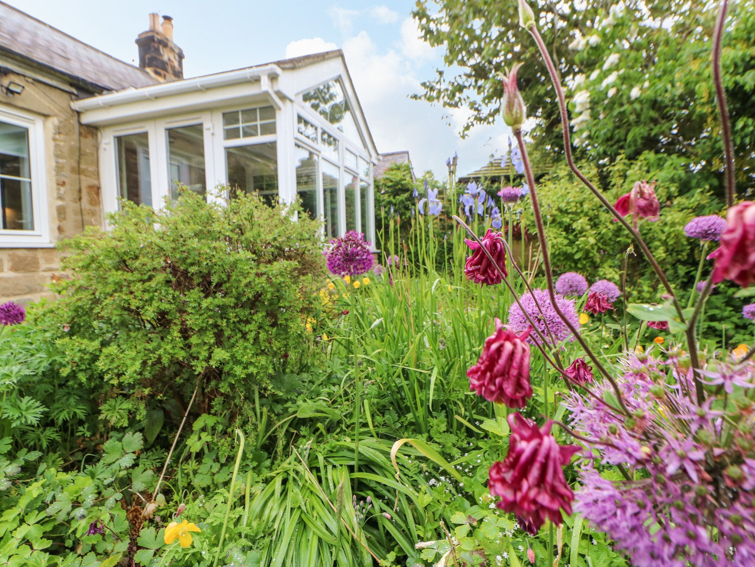 THE COTTAGE, 5 RICHLEY TERRACE, family friendly in Matfen