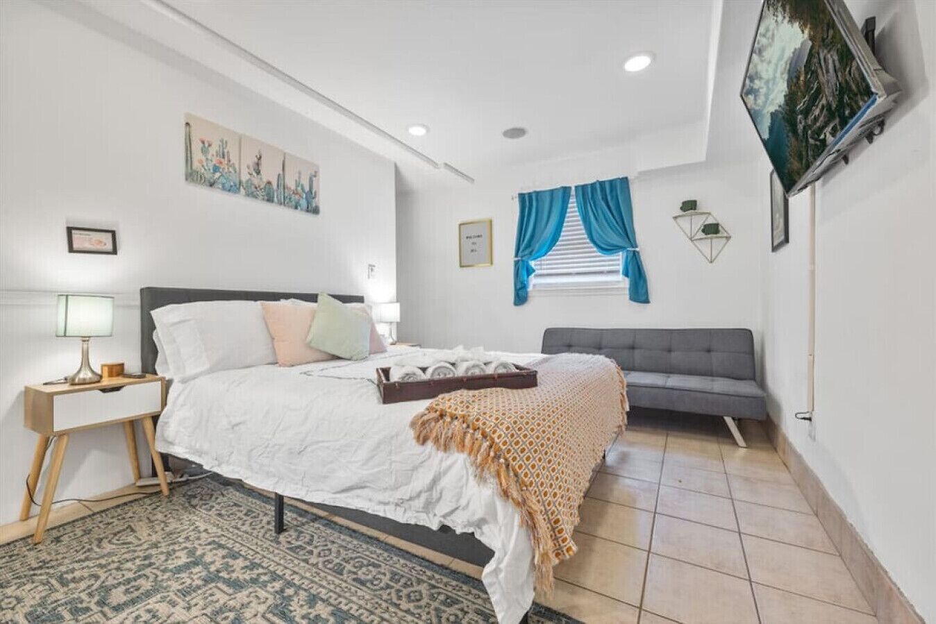 Stylish Basement APT  8 min from stone mountain